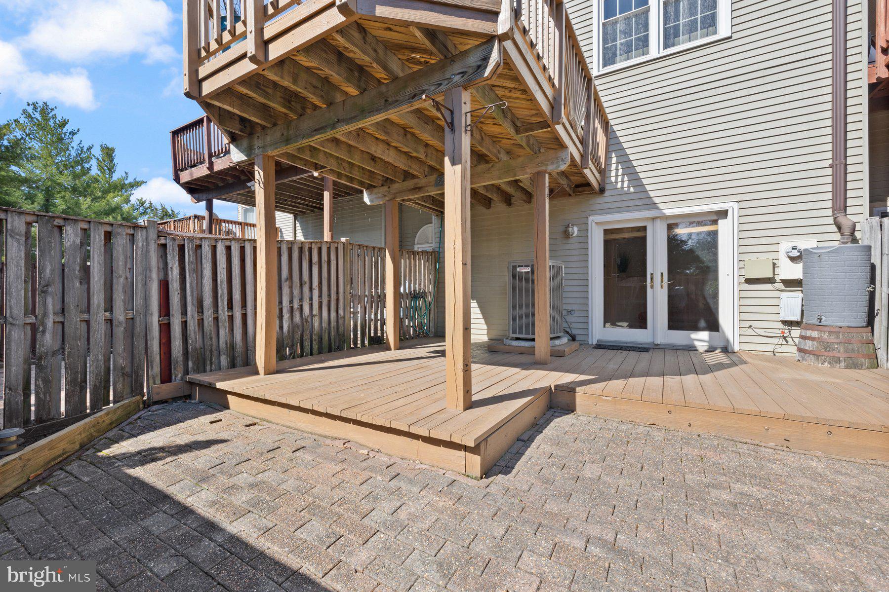 PINECREST - Residential