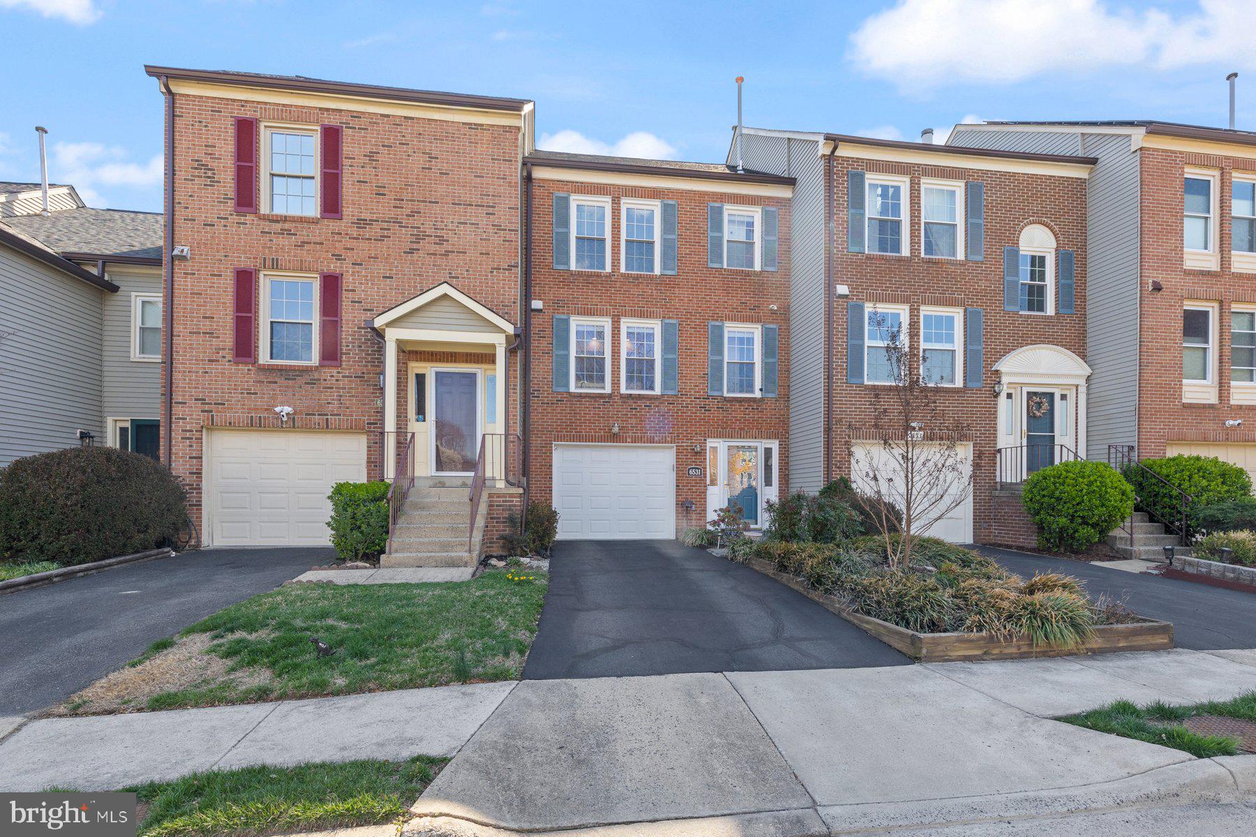 PINECREST - Residential