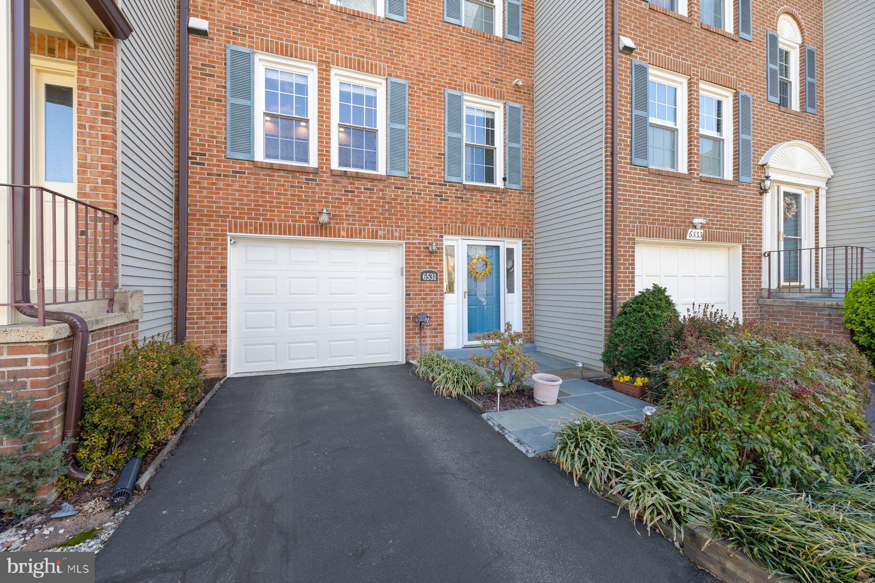 PINECREST - Residential