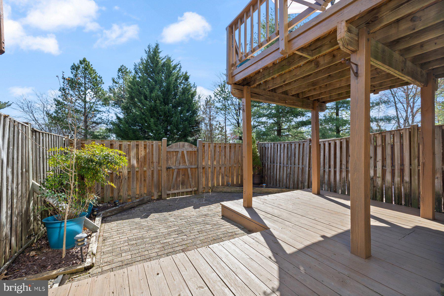 PINECREST - Residential