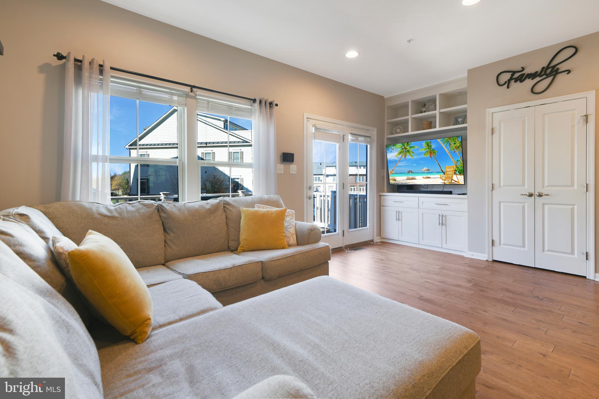 VILLAGES OF URBANA - Residential