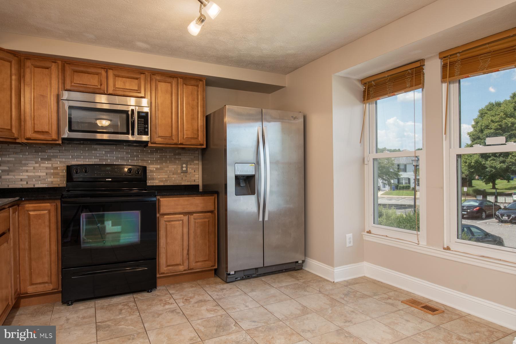 OAK POND - Residential