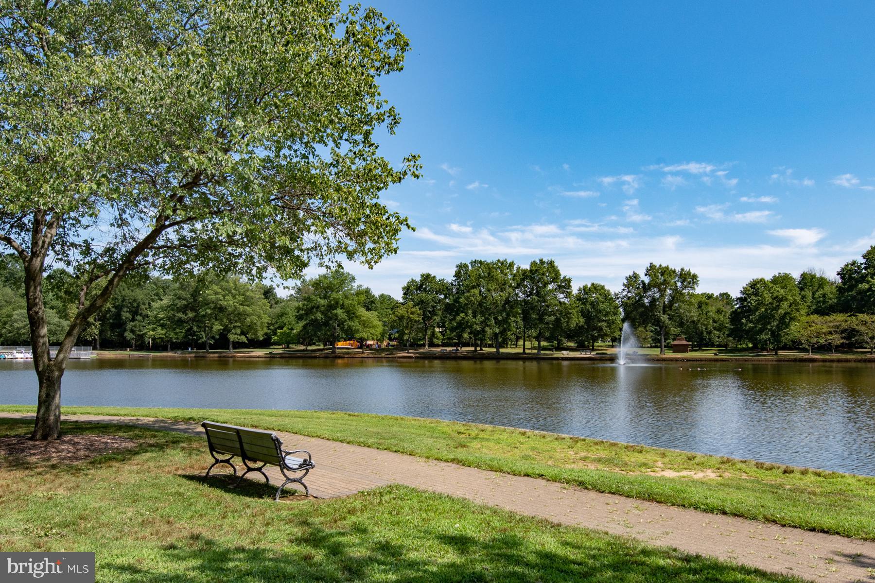 OAK POND - Residential
