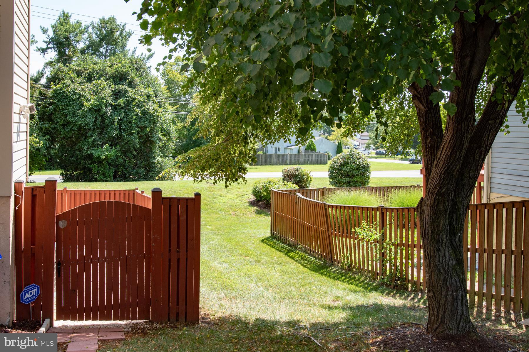 OAK POND - Residential