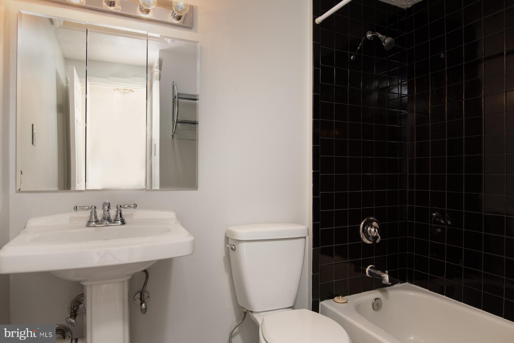 OAK POND - Residential