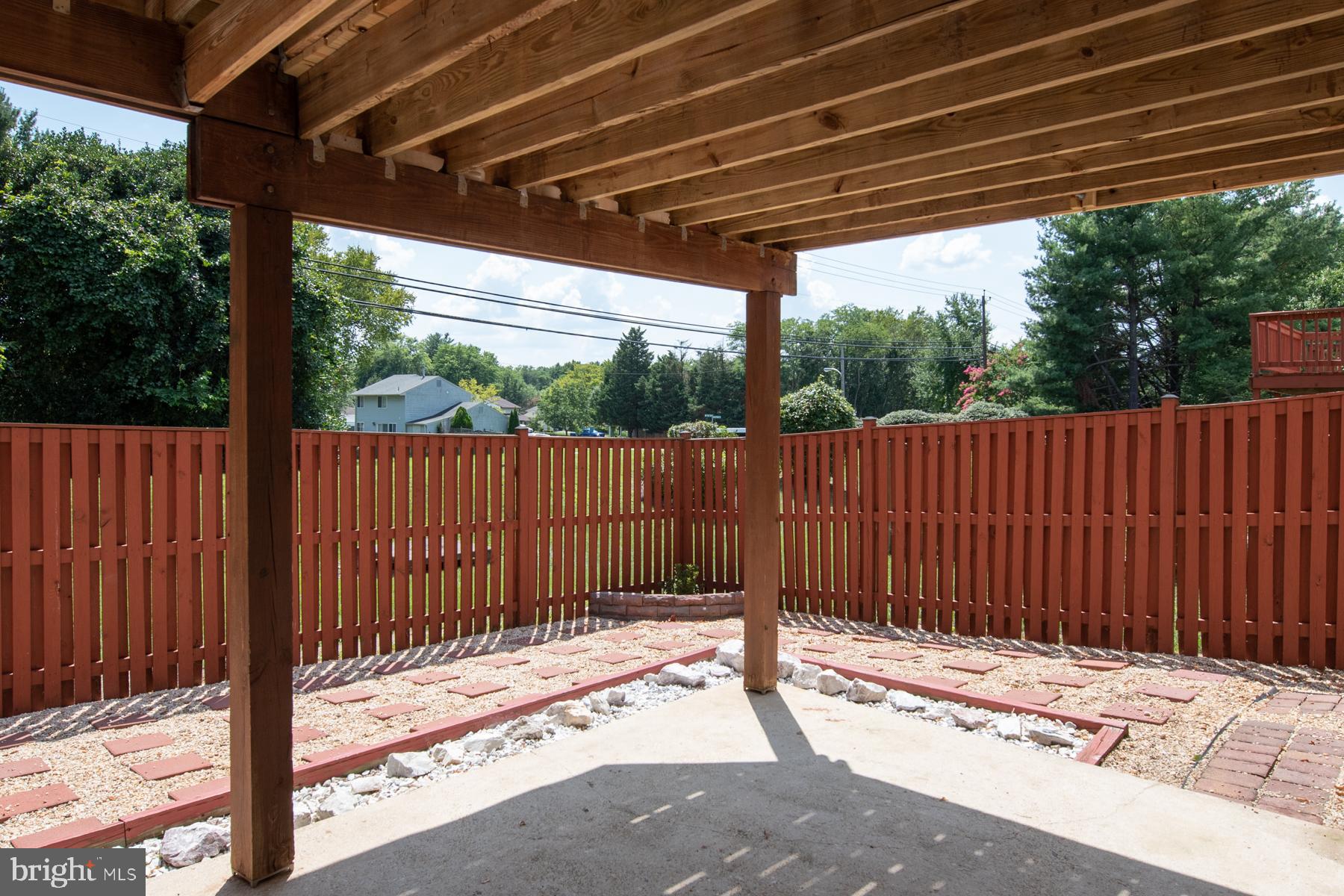 OAK POND - Residential