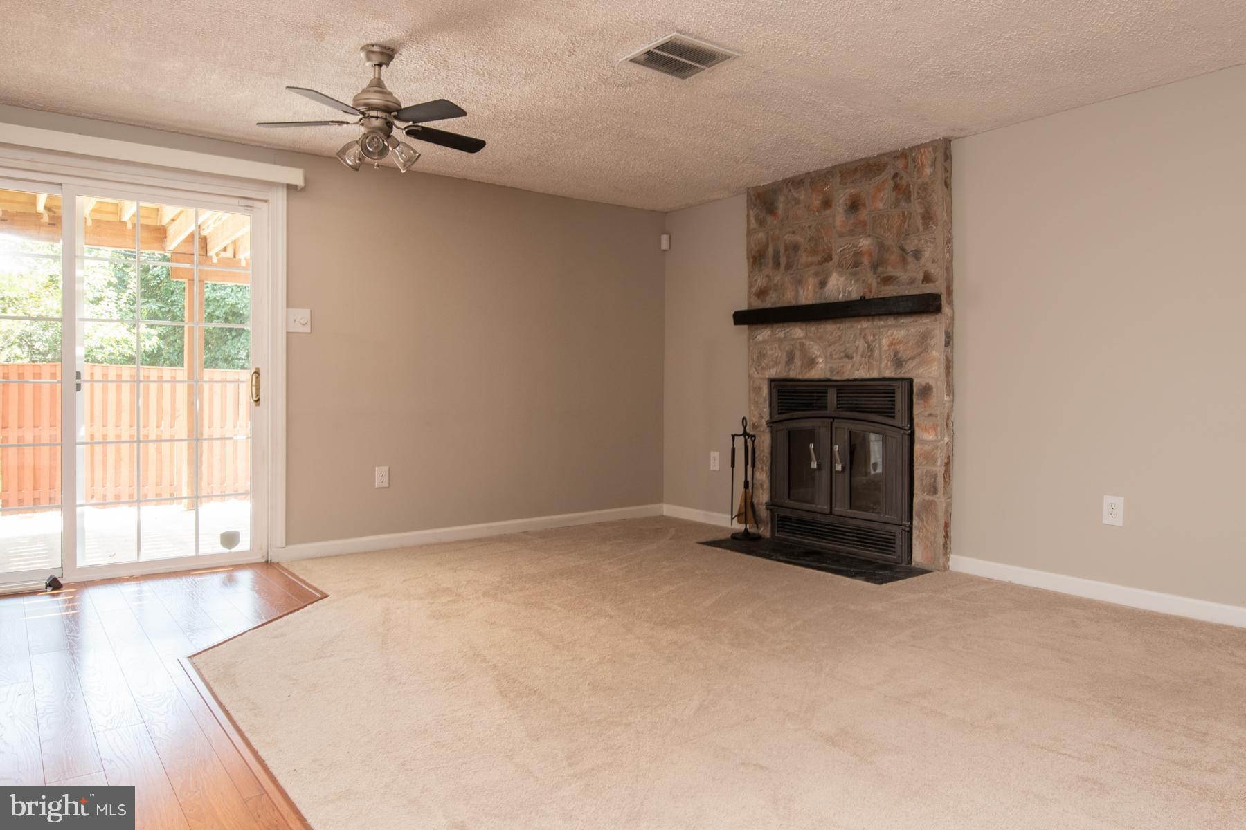 OAK POND - Residential