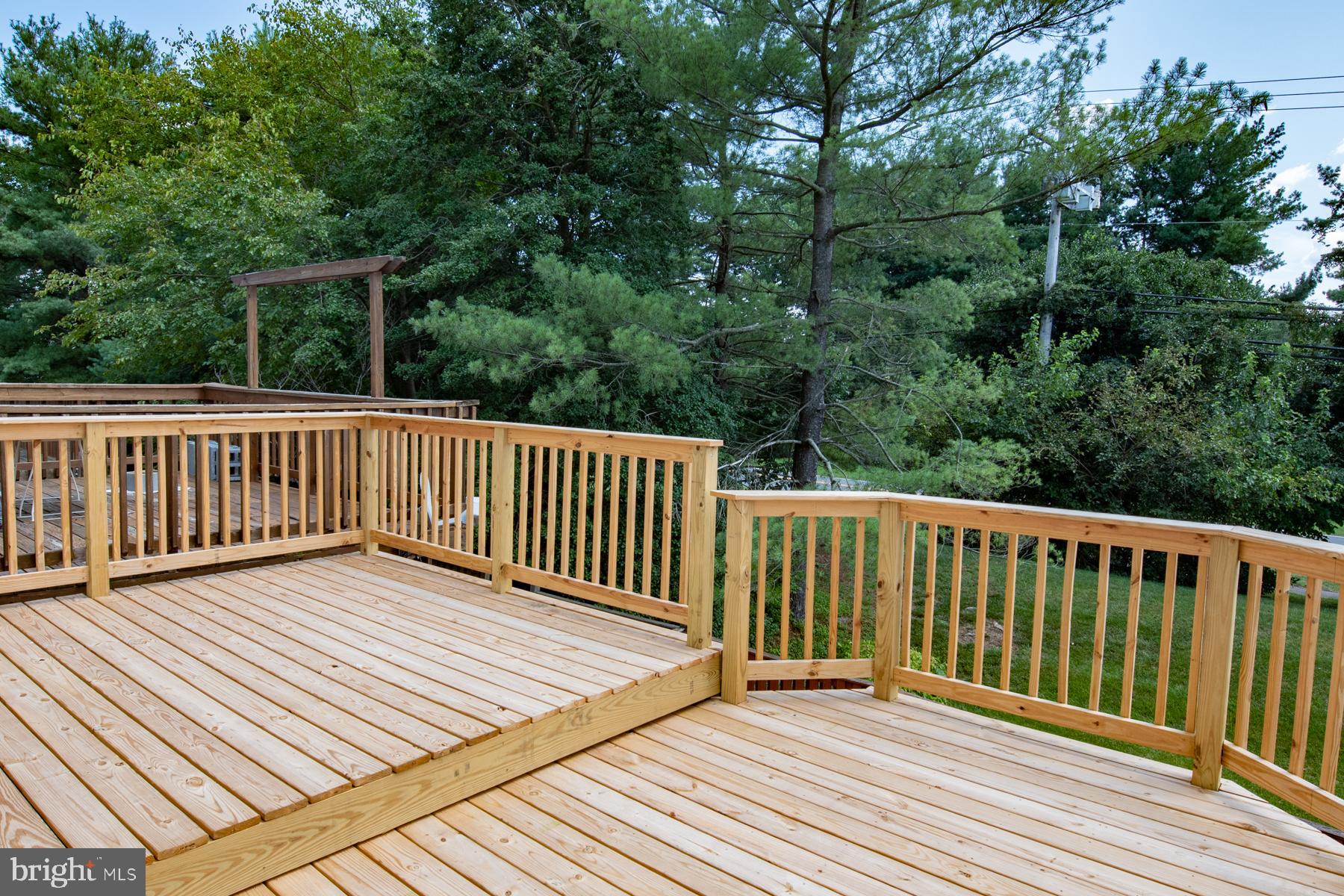 OAK POND - Residential