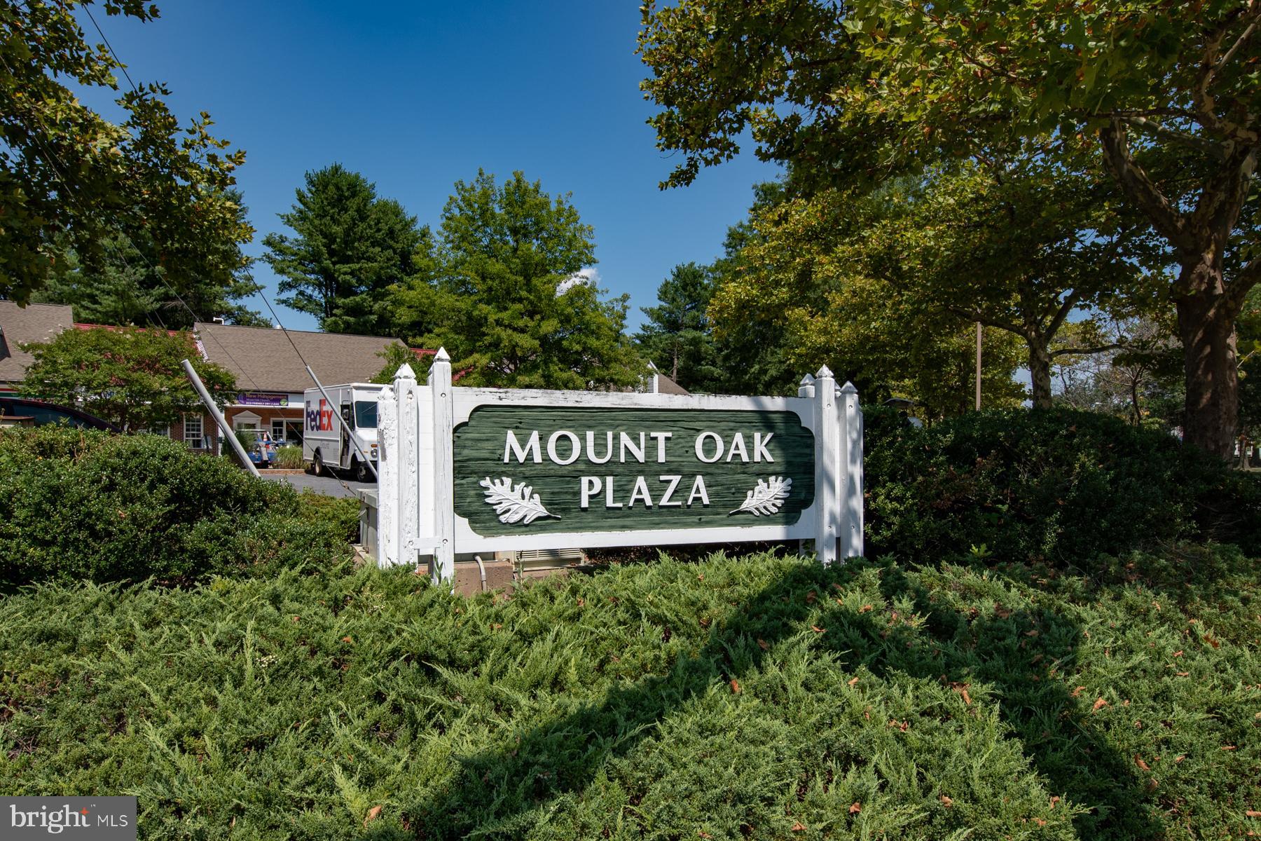 OAK POND - Residential