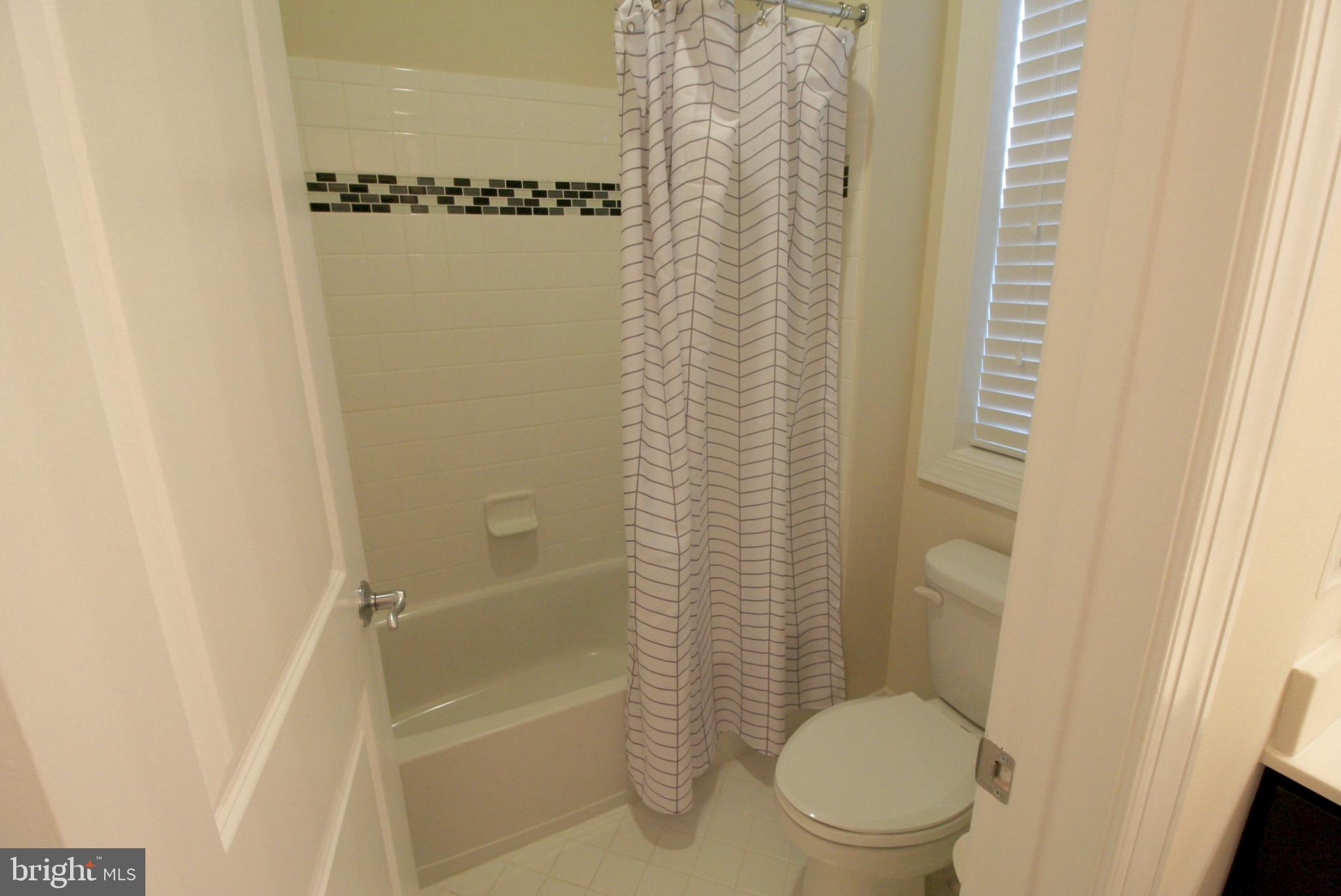 ONE LOUDOUN - Residential Lease