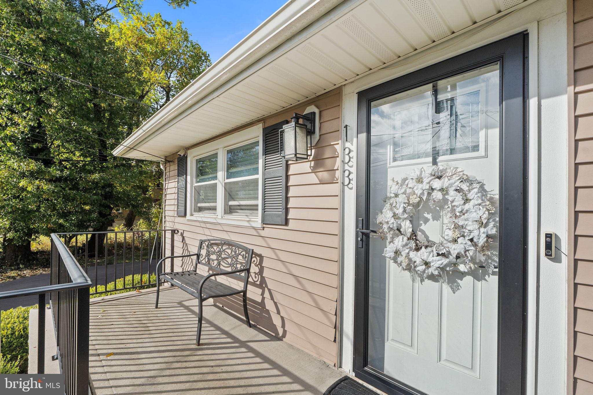 133 ROBBINS AVE