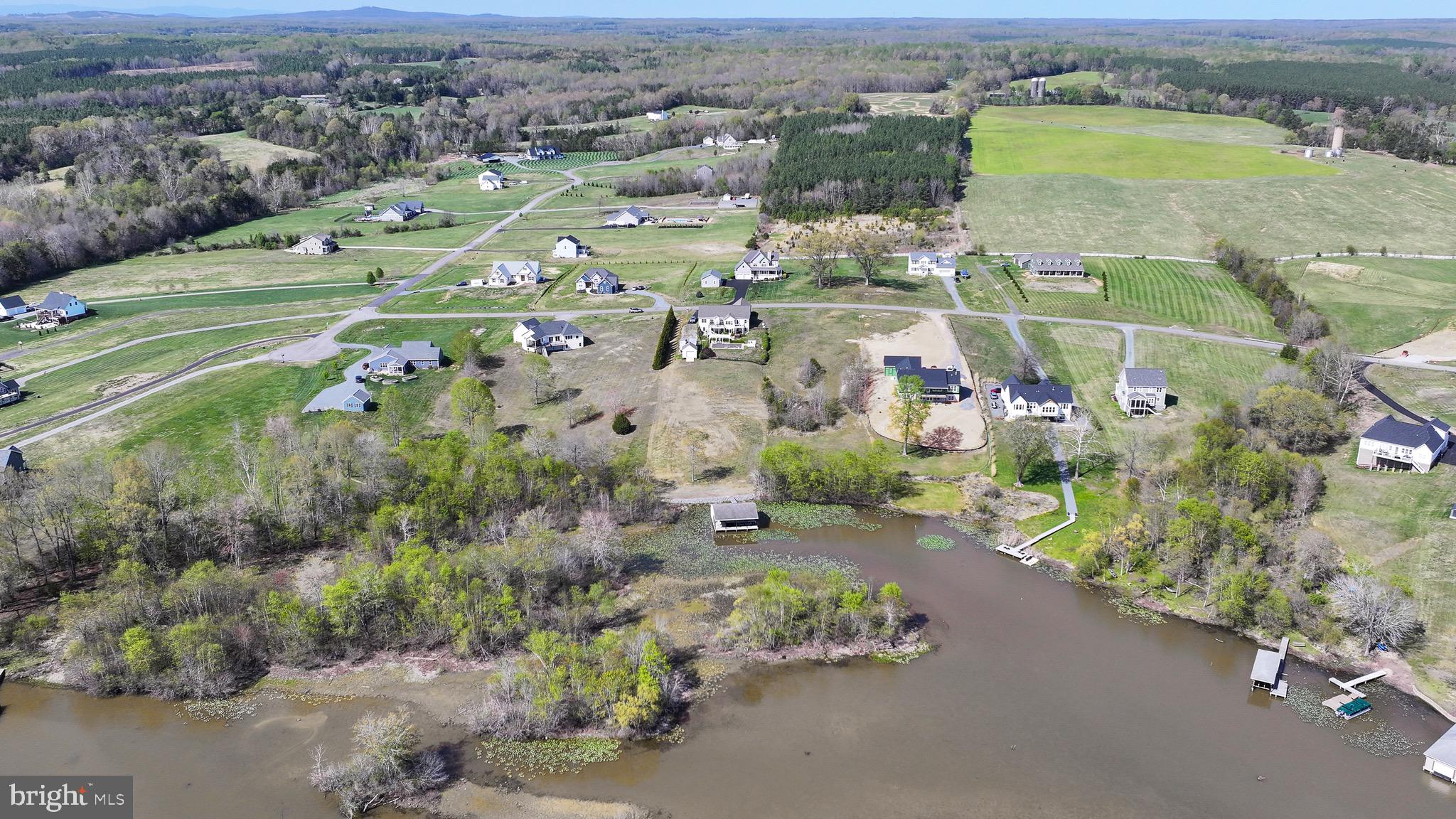LANDS END ON LAKE ANNA - Land