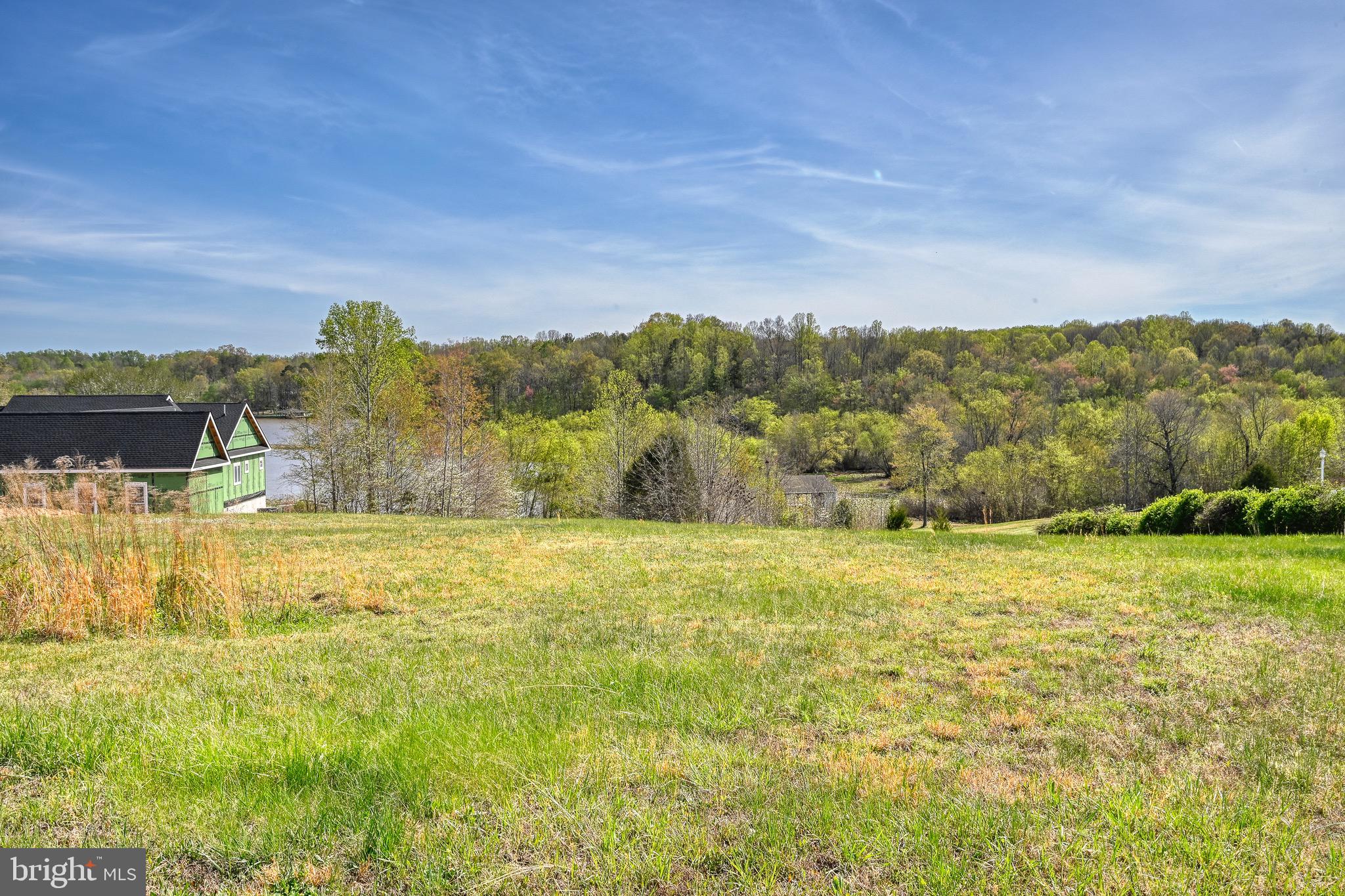 LANDS END ON LAKE ANNA - Land