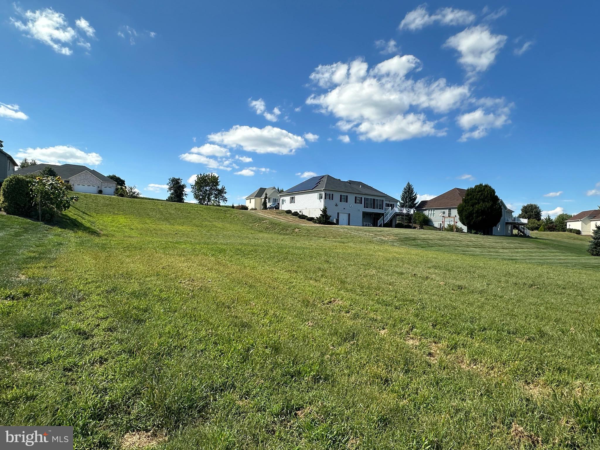 PENN NATIONAL GOLF COURSE COMMUNITY - Land