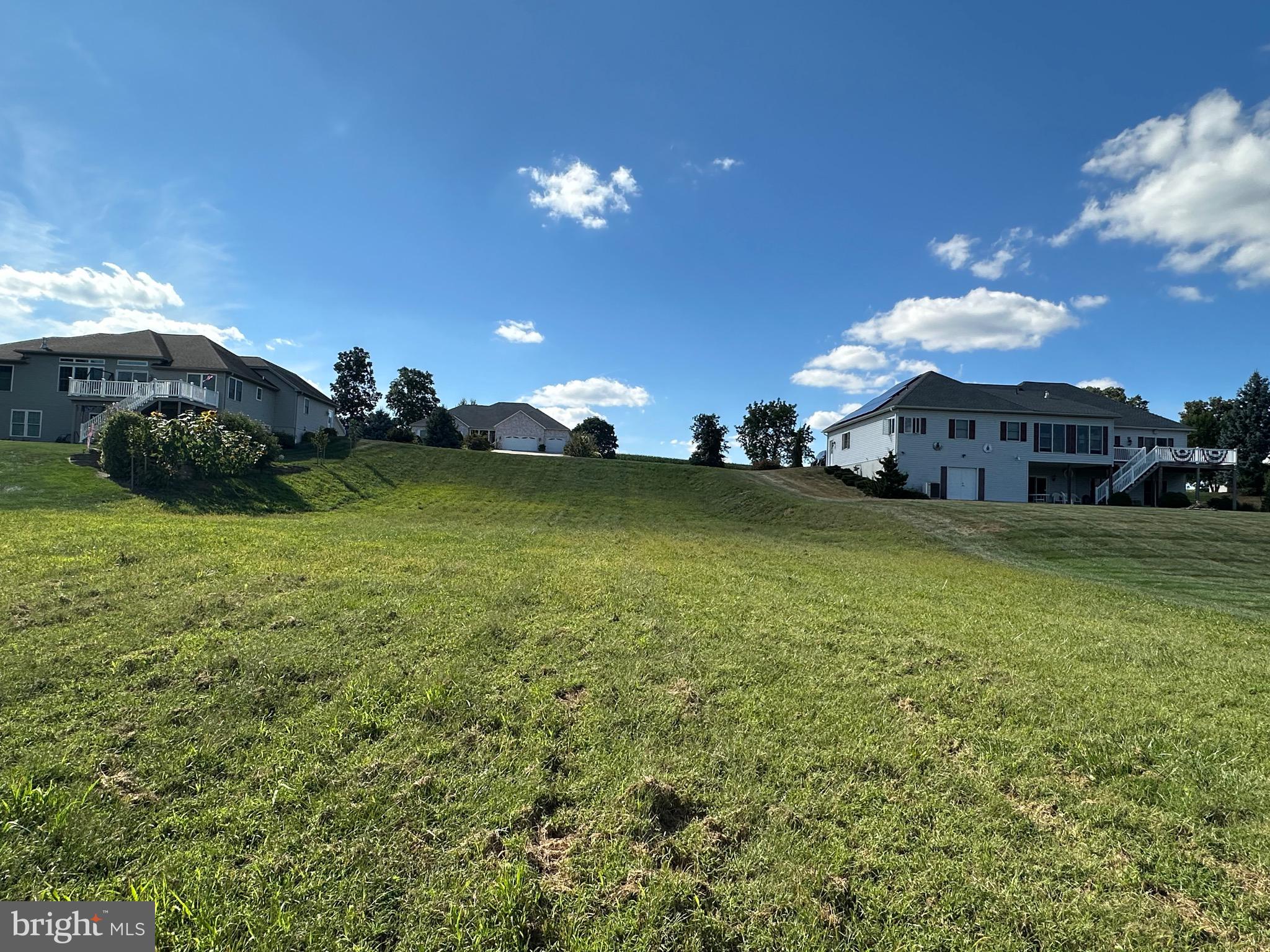 PENN NATIONAL GOLF COURSE COMMUNITY - Land