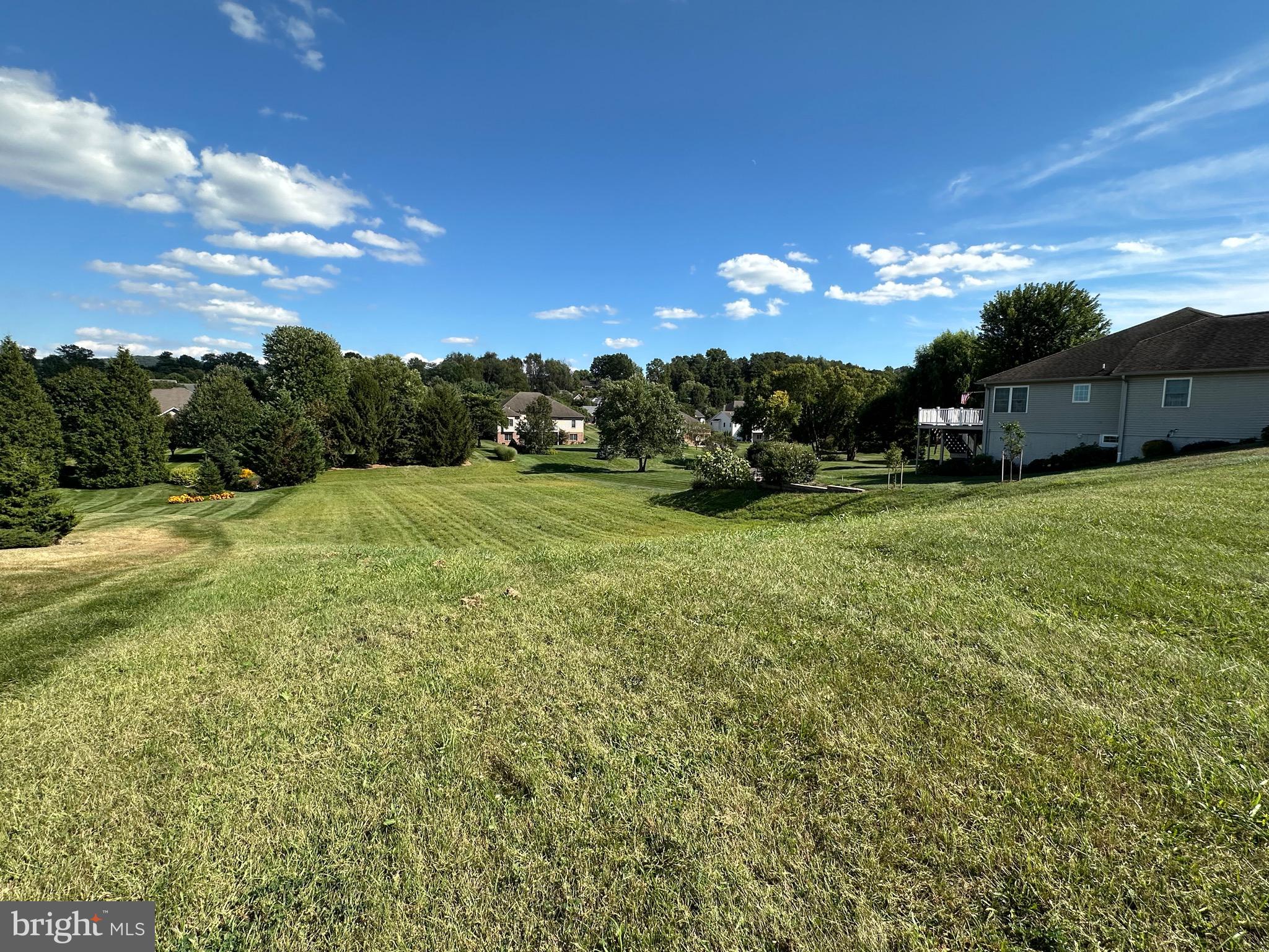 PENN NATIONAL GOLF COURSE COMMUNITY - Land