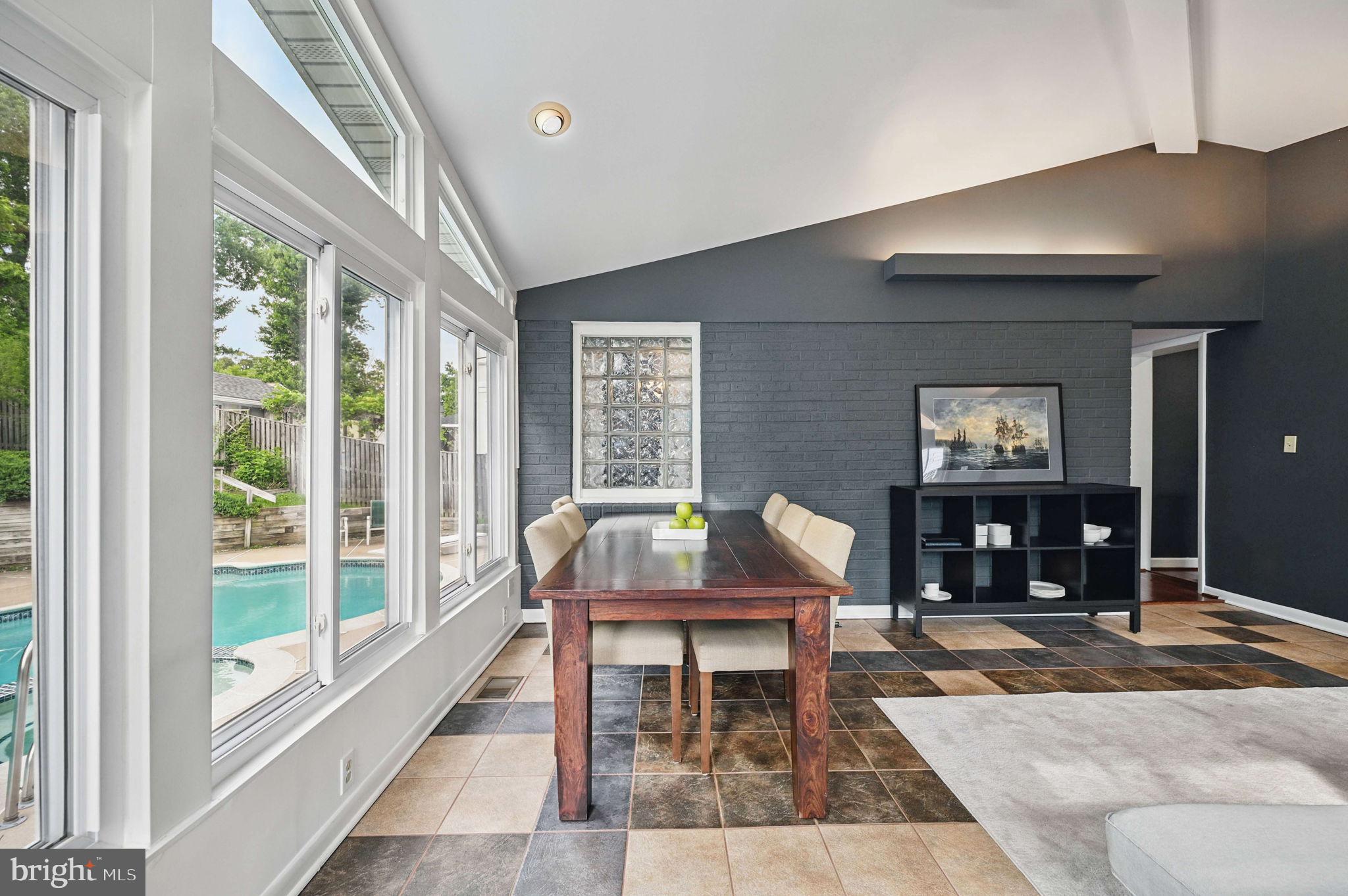 BROYHILL CREST - Residential