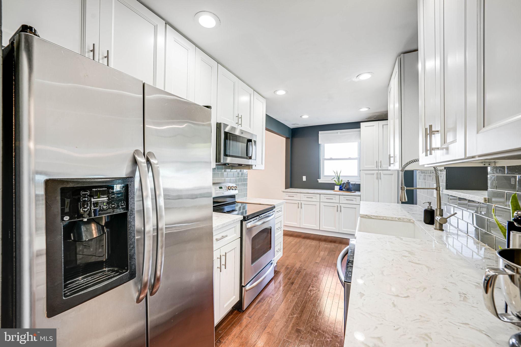 BROYHILL CREST - Residential