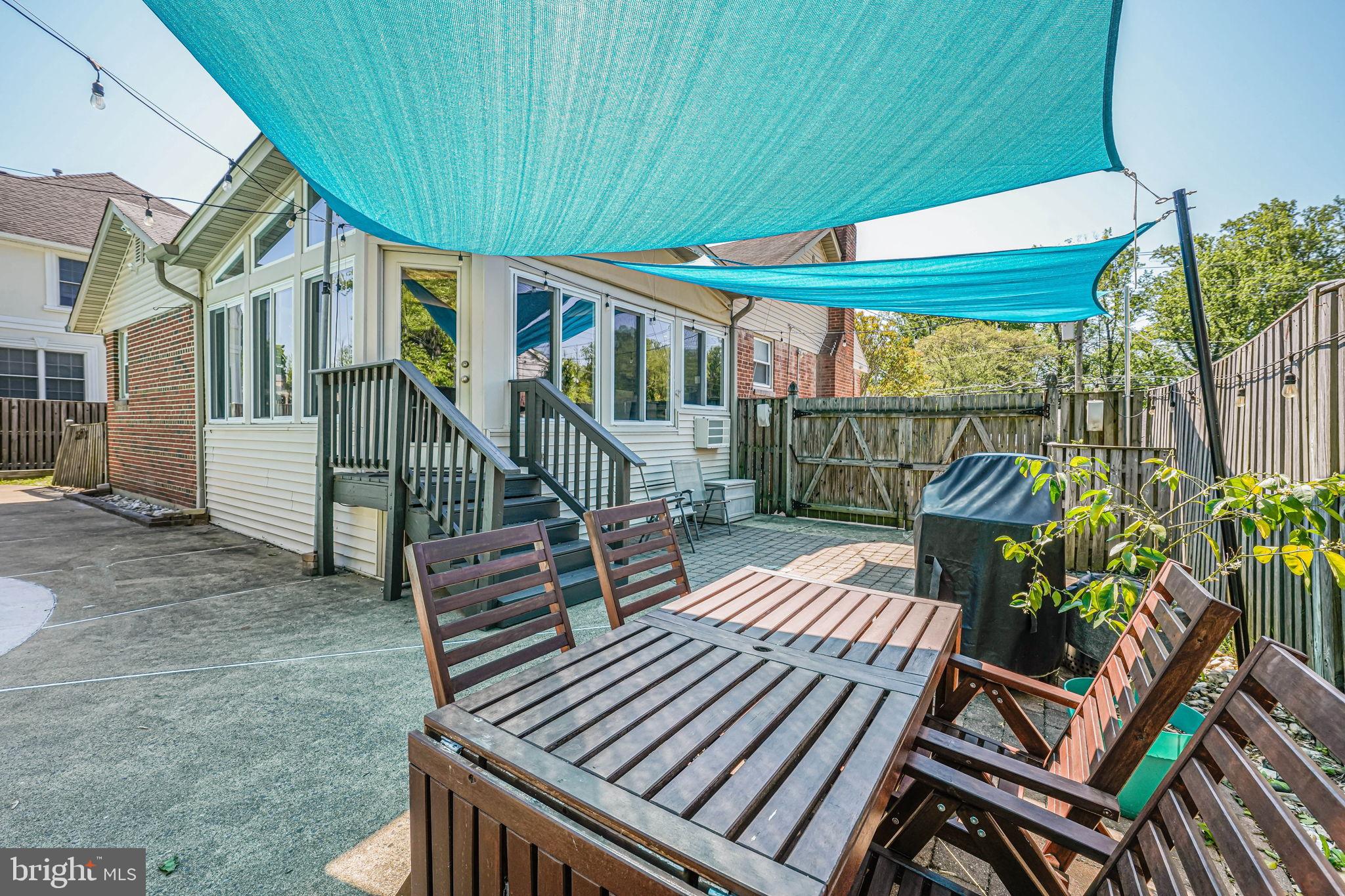 BROYHILL CREST - Residential