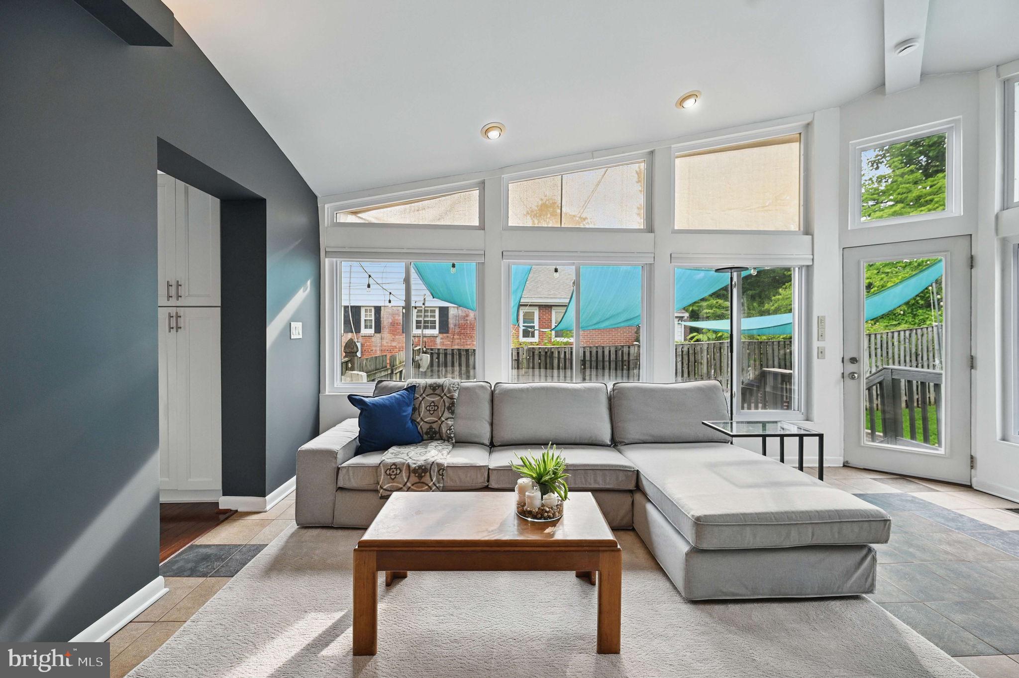 BROYHILL CREST - Residential