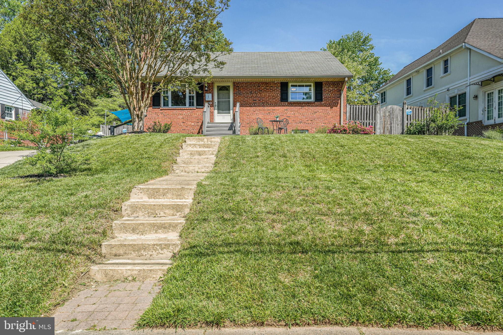 BROYHILL CREST - Residential