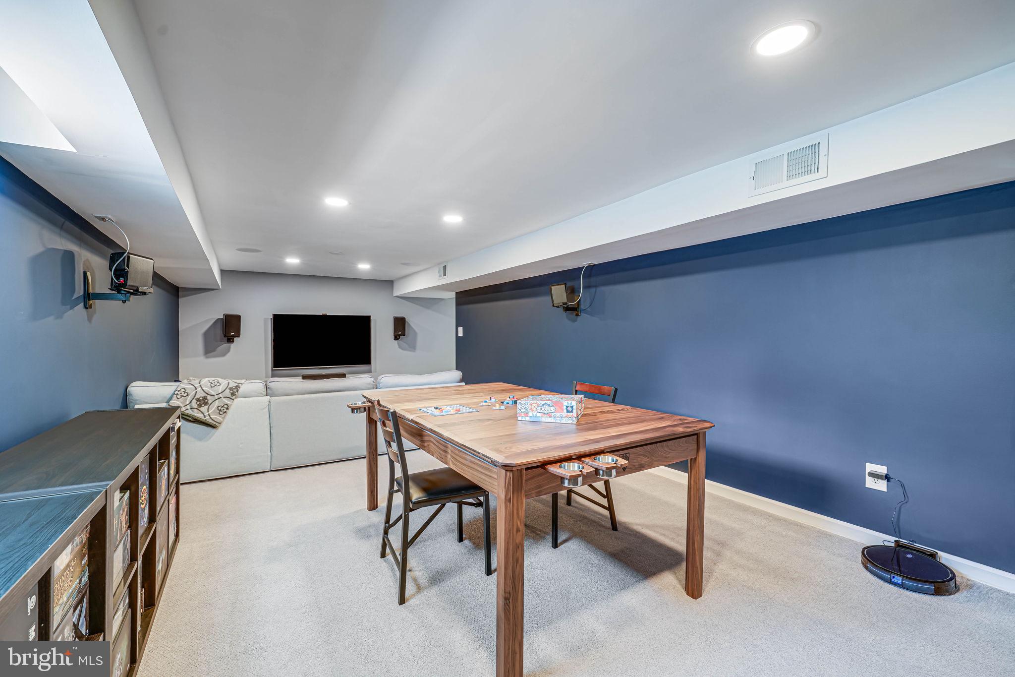 BROYHILL CREST - Residential