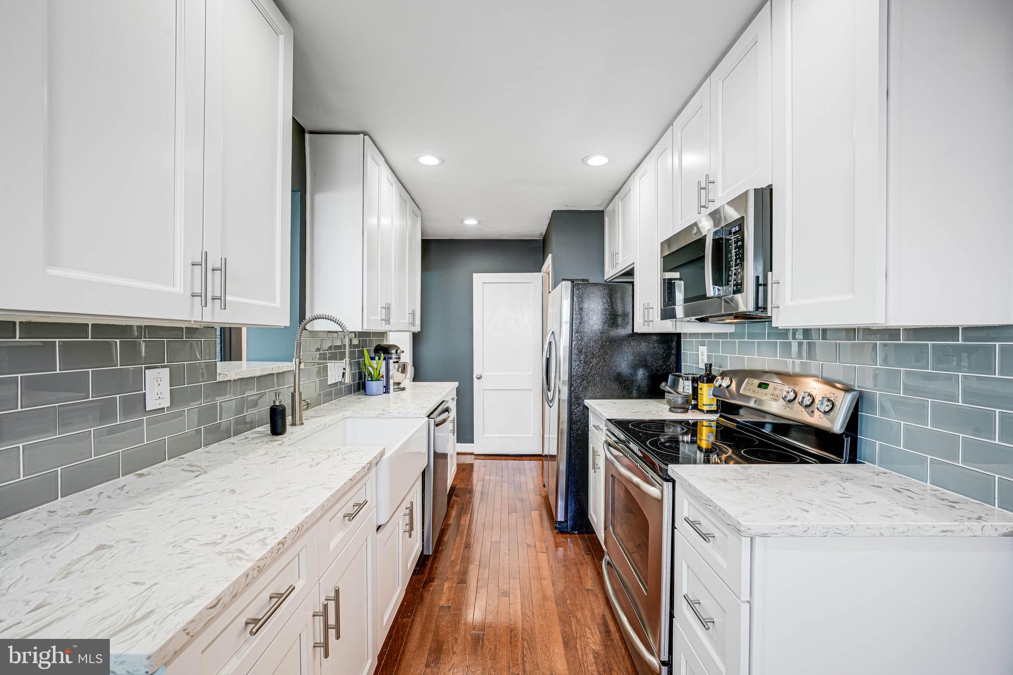 BROYHILL CREST - Residential