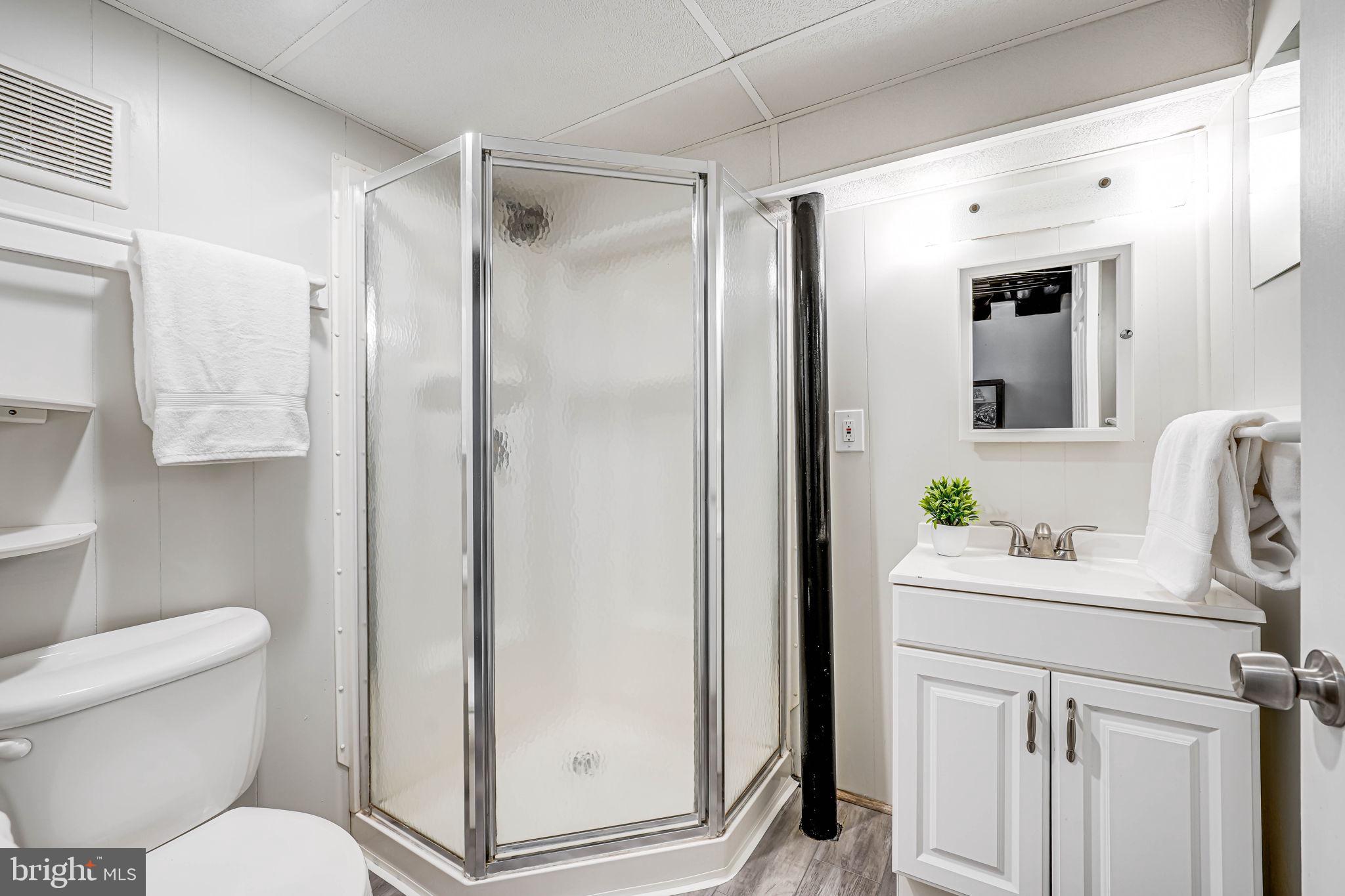 BROYHILL CREST - Residential