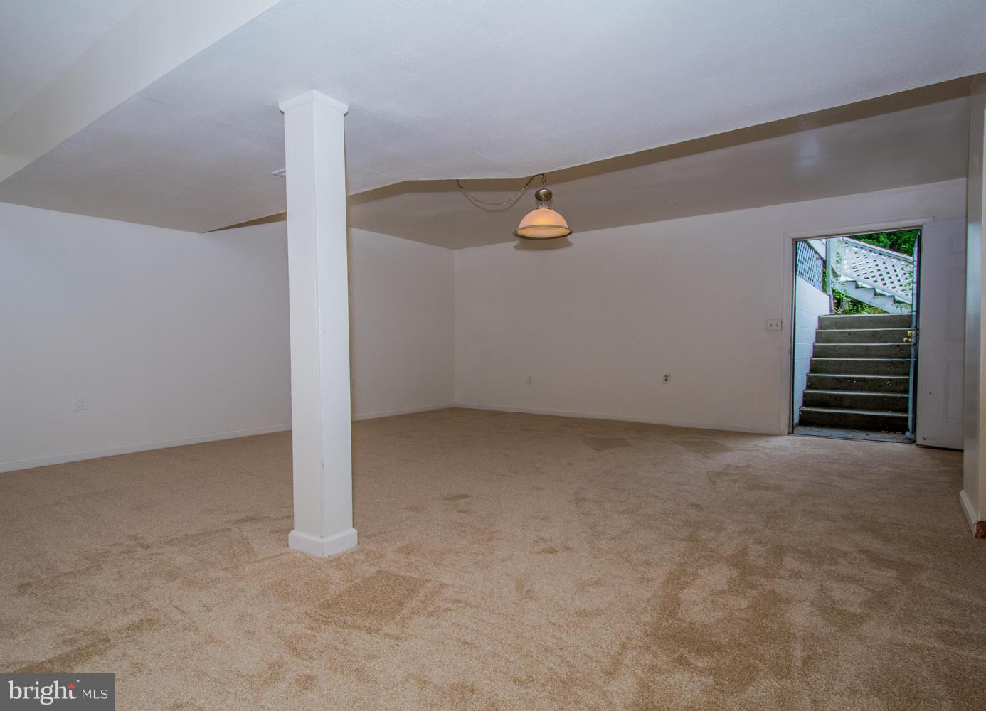 QUEENS PARK - Residential