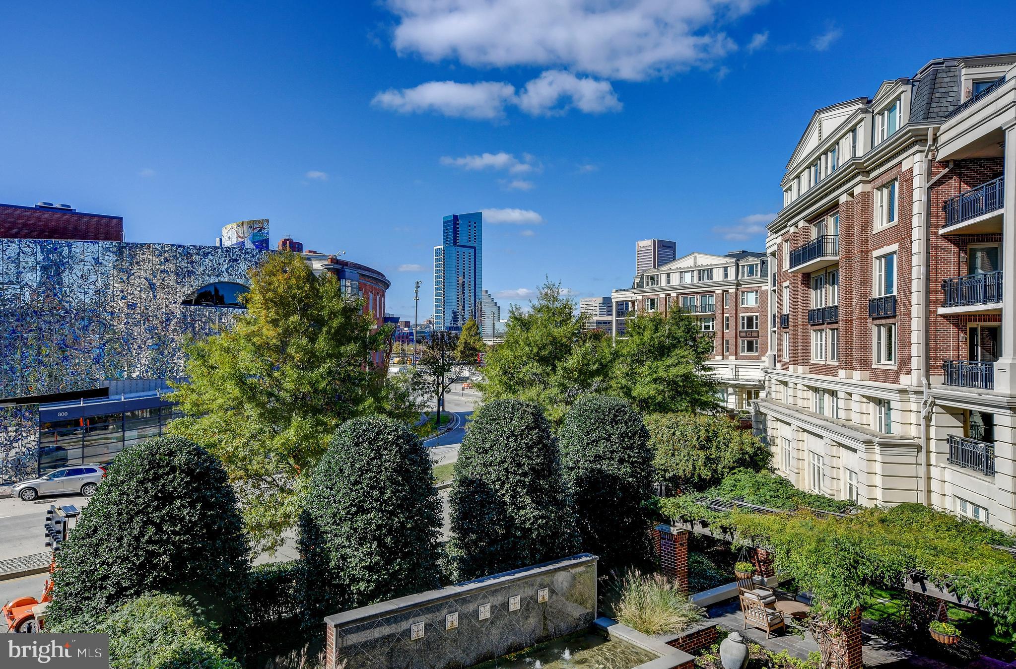 THE RITZ-CARLTON RESIDENCES - Residential