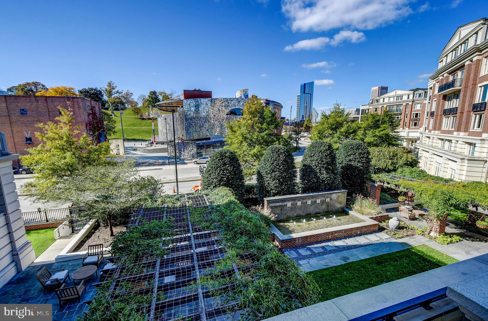 THE RITZ-CARLTON RESIDENCES - Residential