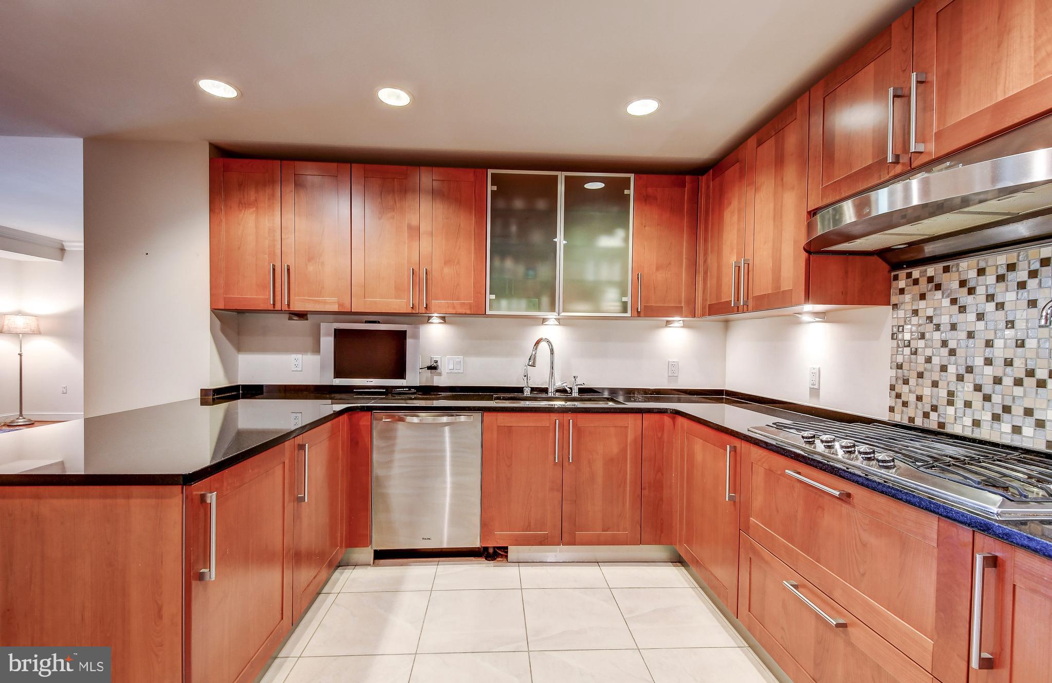 THE RITZ-CARLTON RESIDENCES - Residential