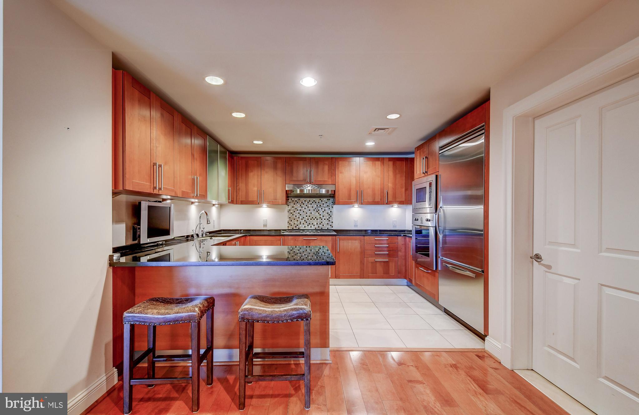 THE RITZ-CARLTON RESIDENCES - Residential