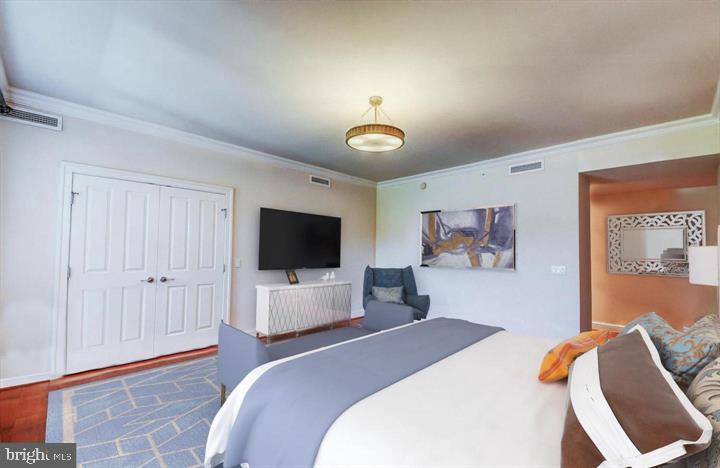 THE RITZ-CARLTON RESIDENCES - Residential