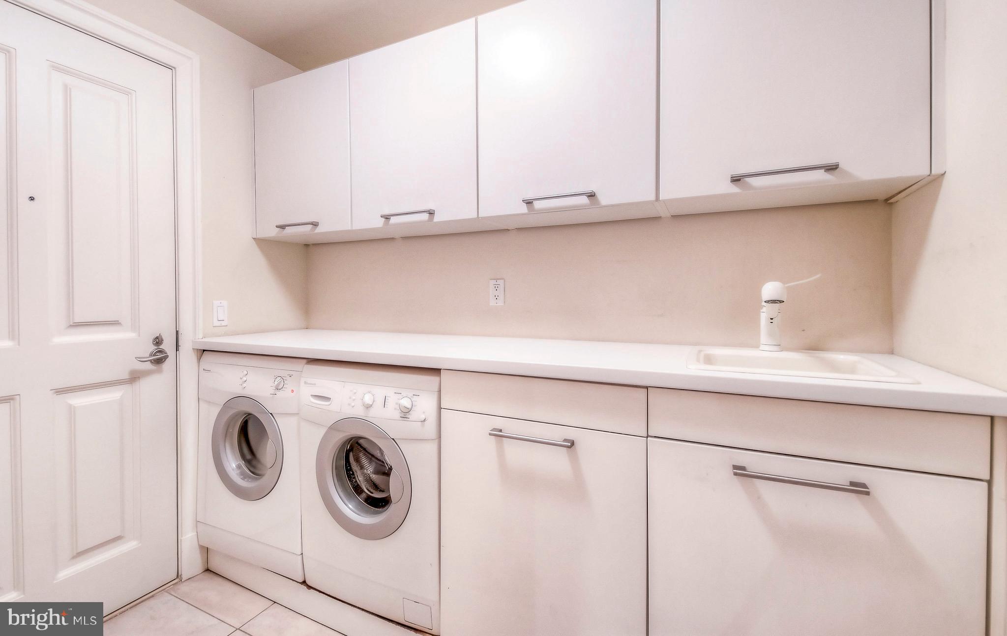 THE RITZ-CARLTON RESIDENCES - Residential