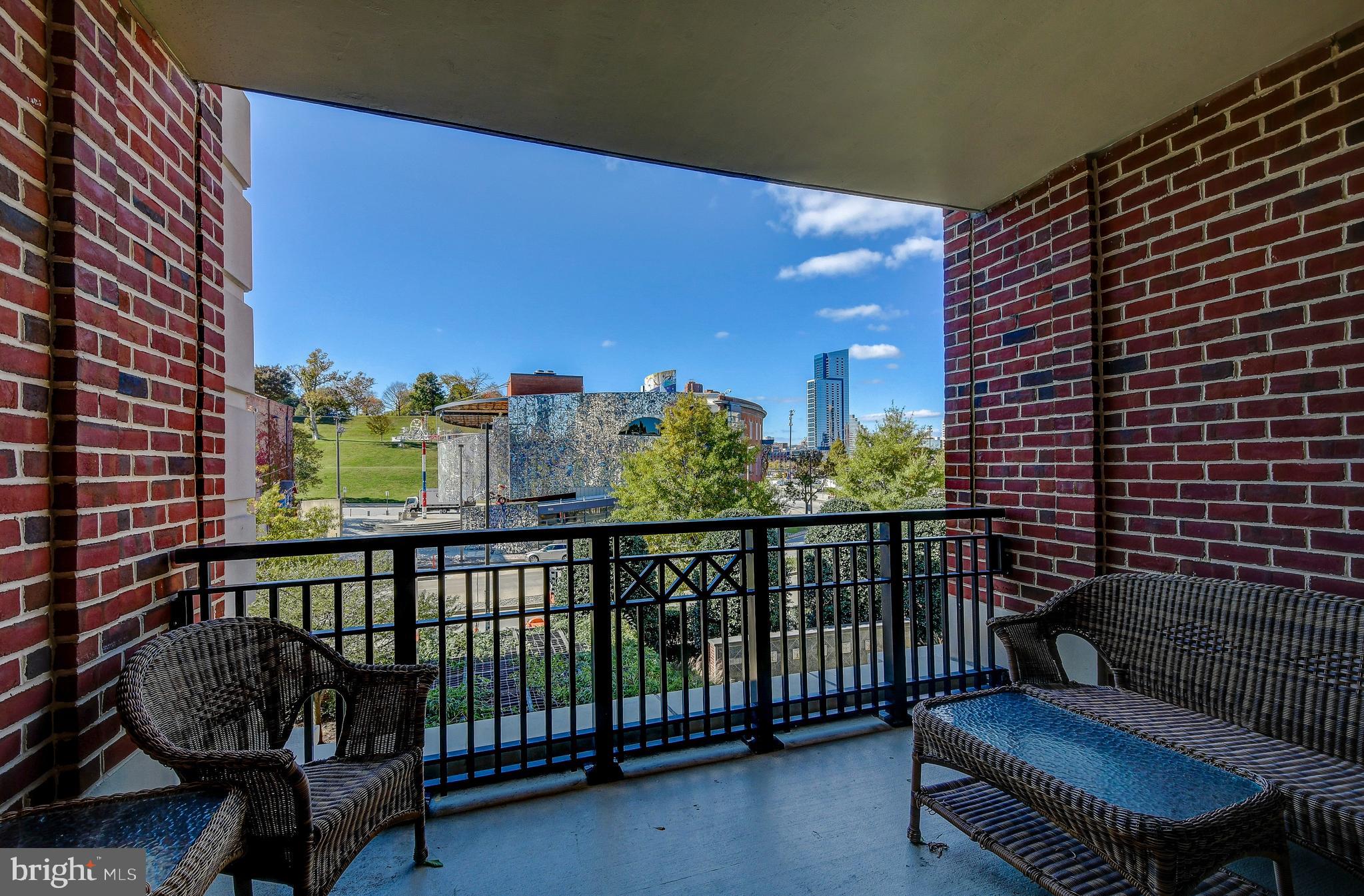 THE RITZ-CARLTON RESIDENCES - Residential