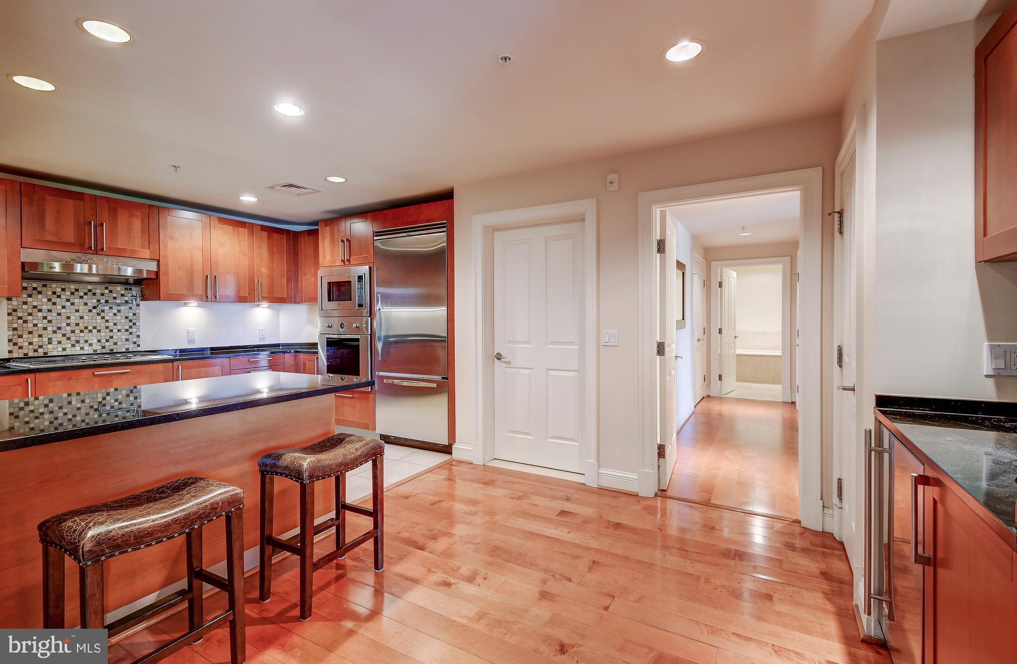 THE RITZ-CARLTON RESIDENCES - Residential