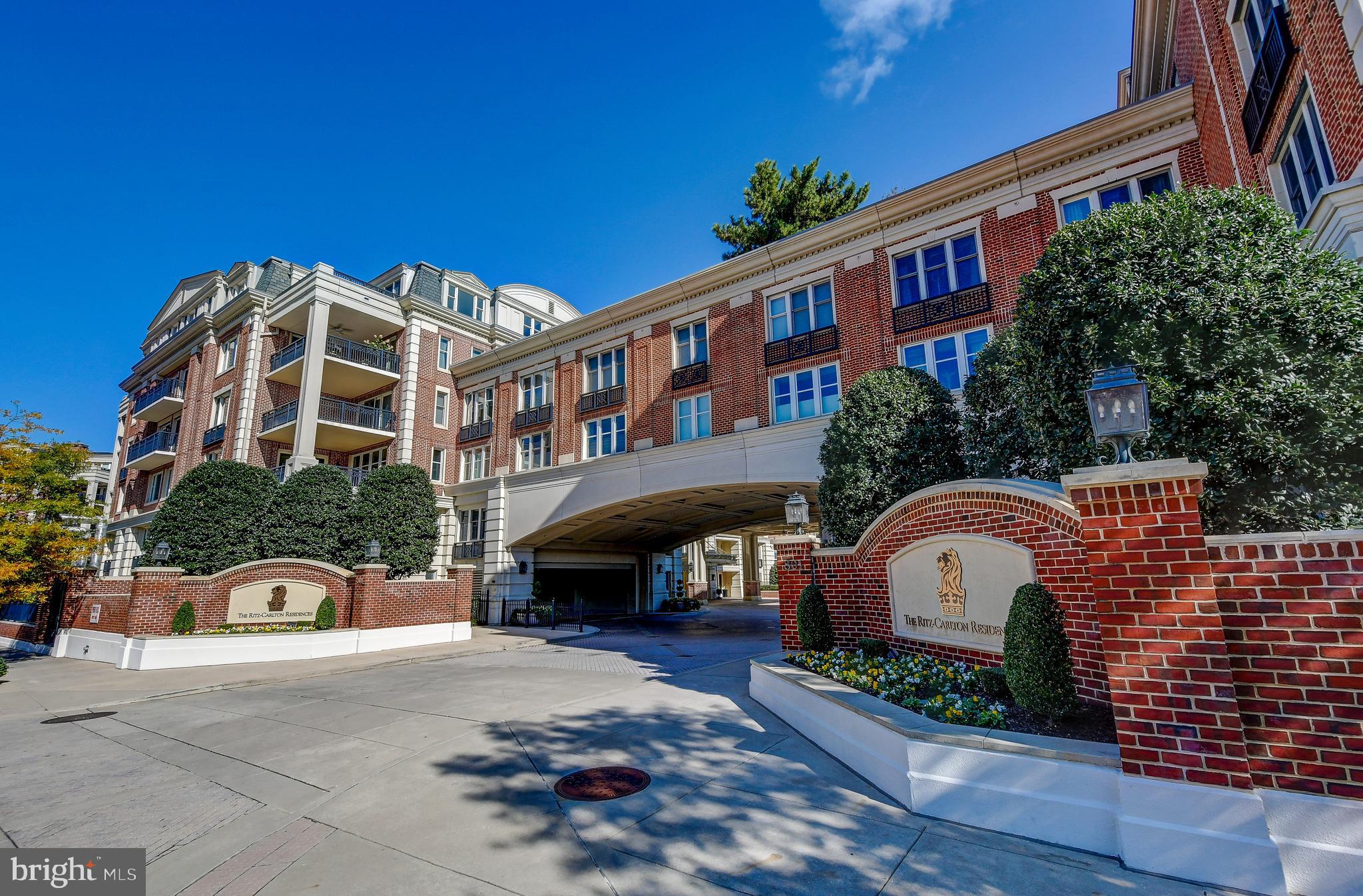 THE RITZ-CARLTON RESIDENCES - Residential