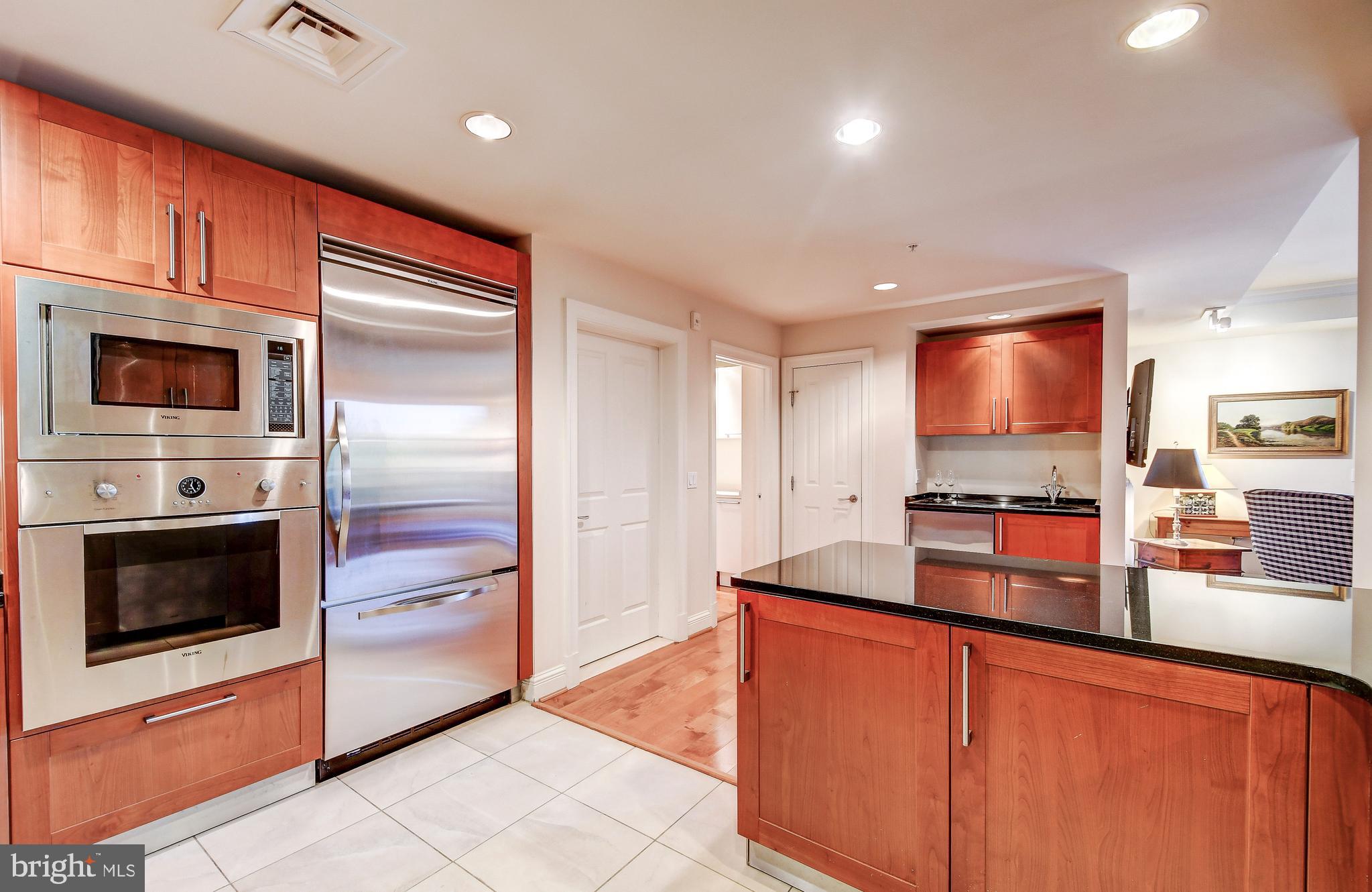 THE RITZ-CARLTON RESIDENCES - Residential