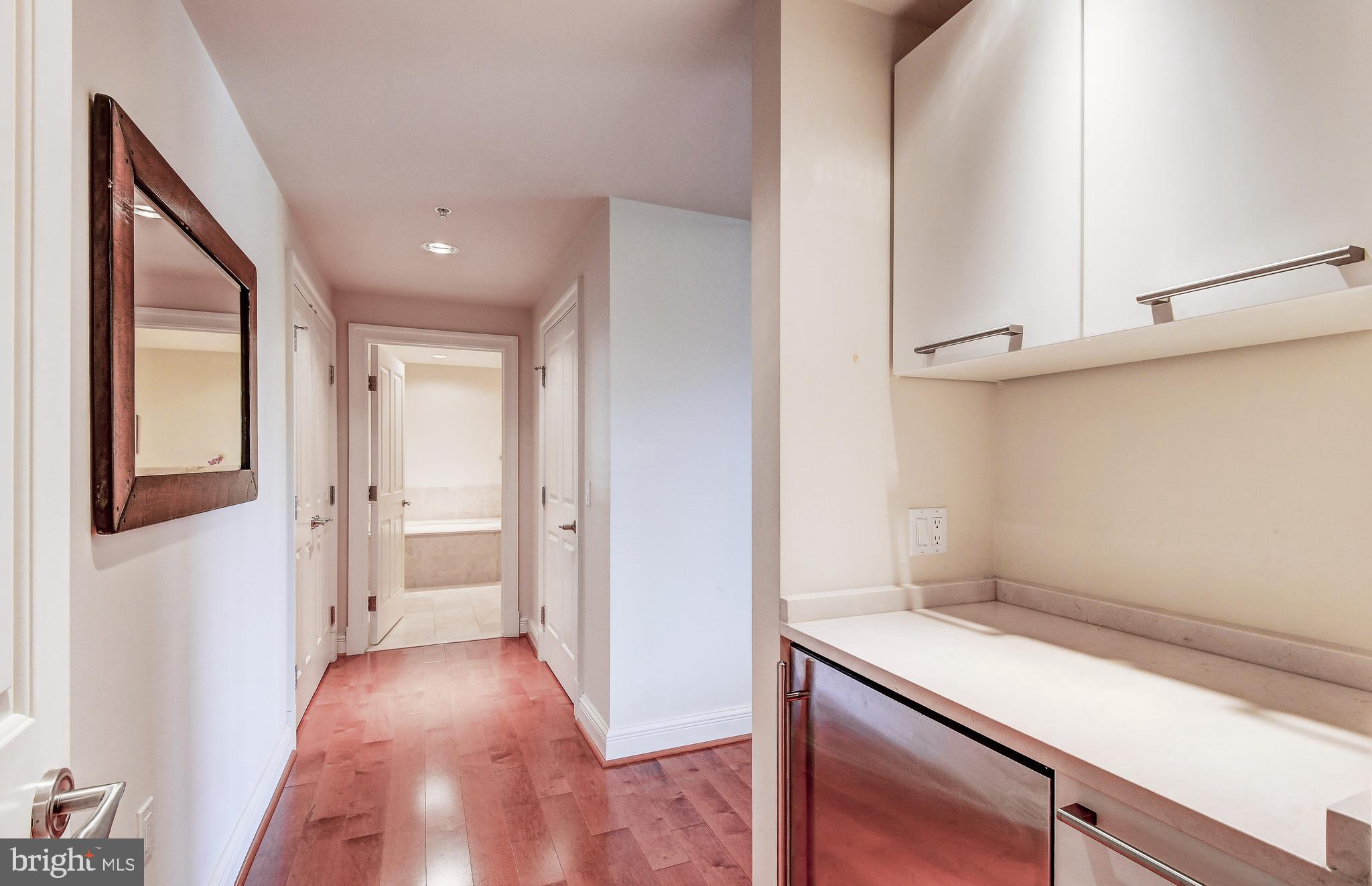 THE RITZ-CARLTON RESIDENCES - Residential