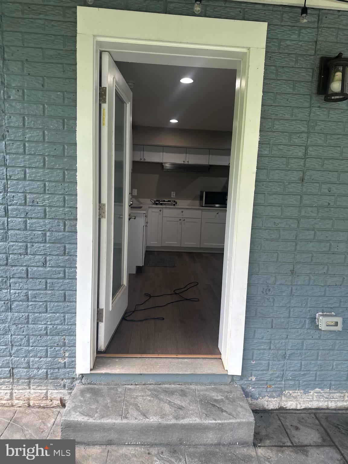 HERNDON ESTATES - Residential Lease