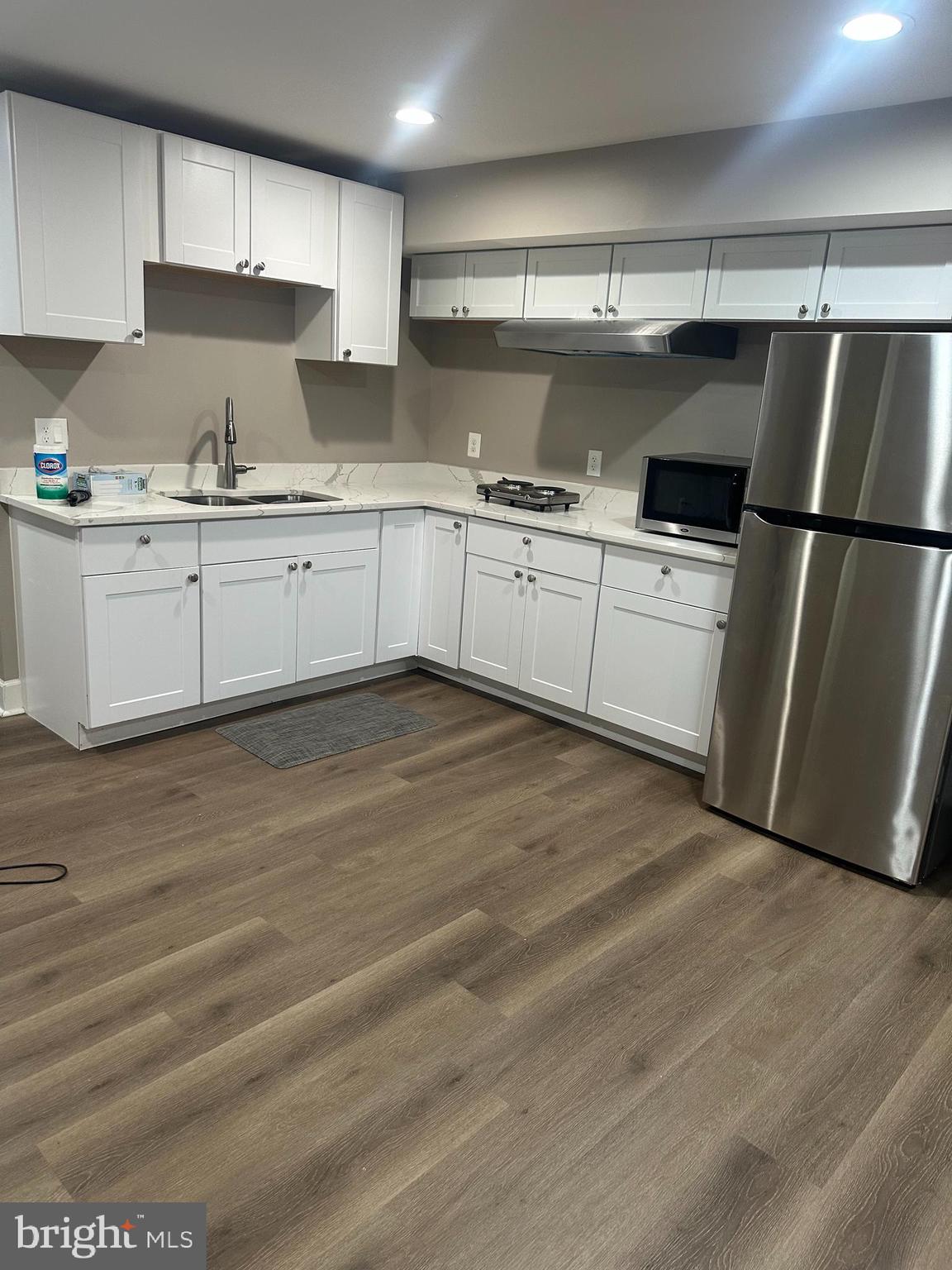 HERNDON ESTATES - Residential Lease