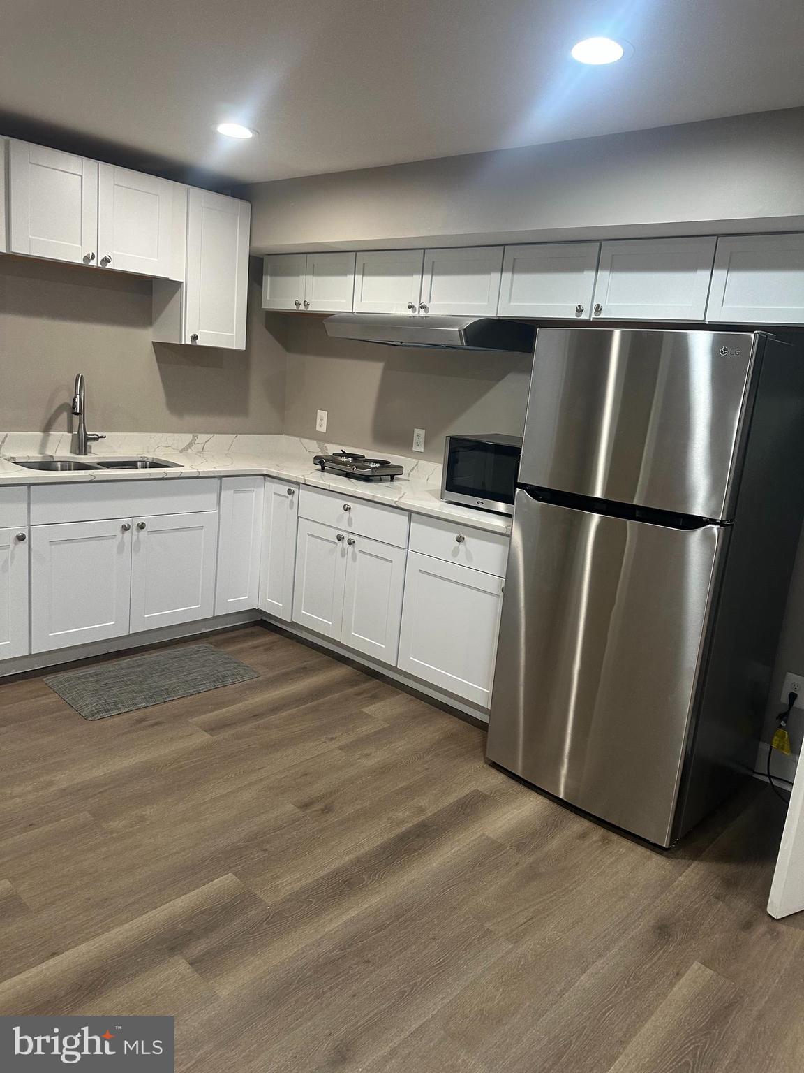 HERNDON ESTATES - Residential Lease