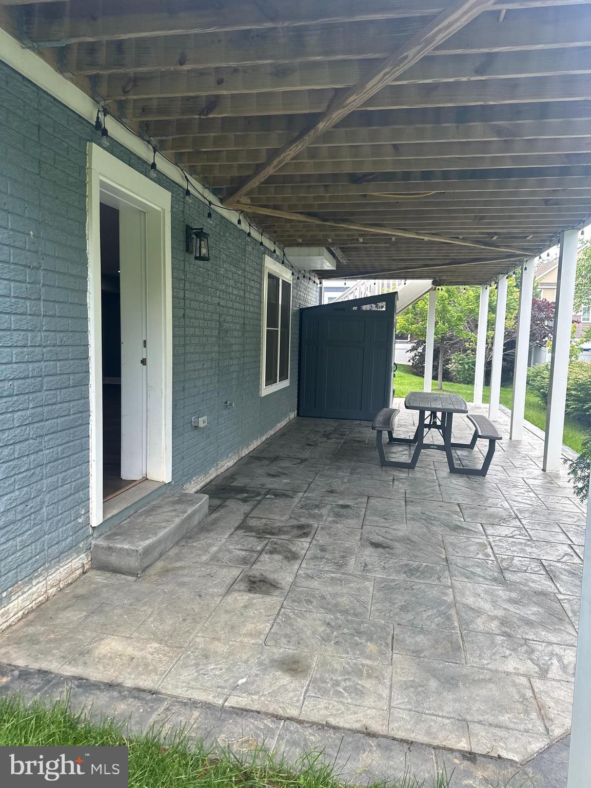 HERNDON ESTATES - Residential Lease