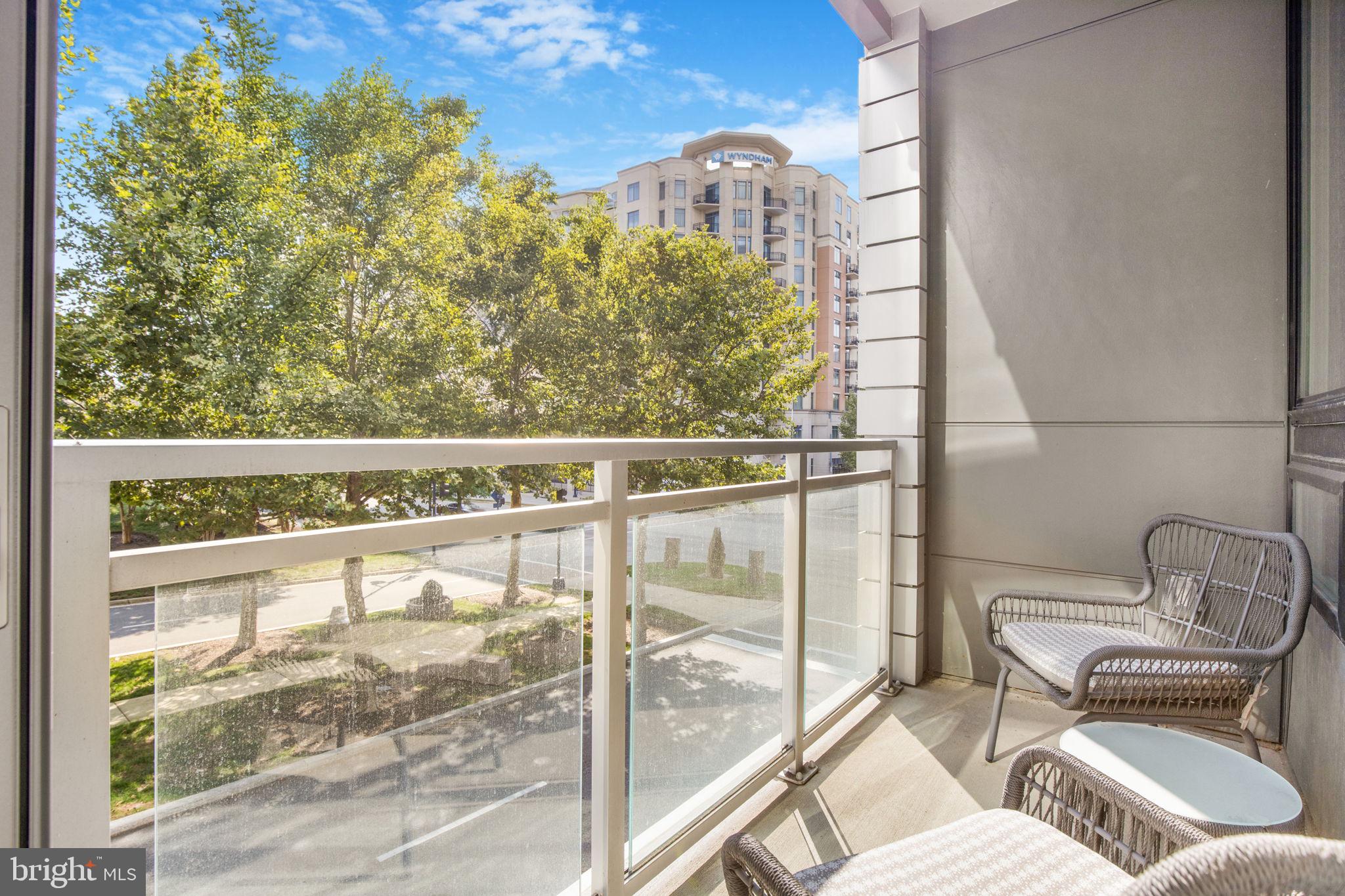 NATIONAL HARBOR - Residential Lease