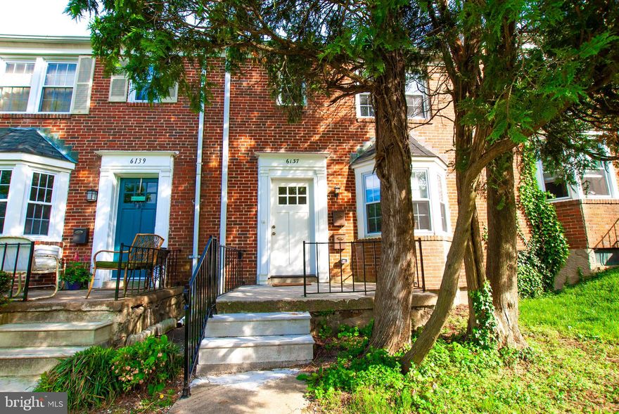 Cute 2nd floor 1 bedroom, 1 bath, kitchen/living rm combo with street parking. Bonus enclosed porch off kitchen/living area. 1 window ac. separate BGE meters.  Tenant pays 1/2 water