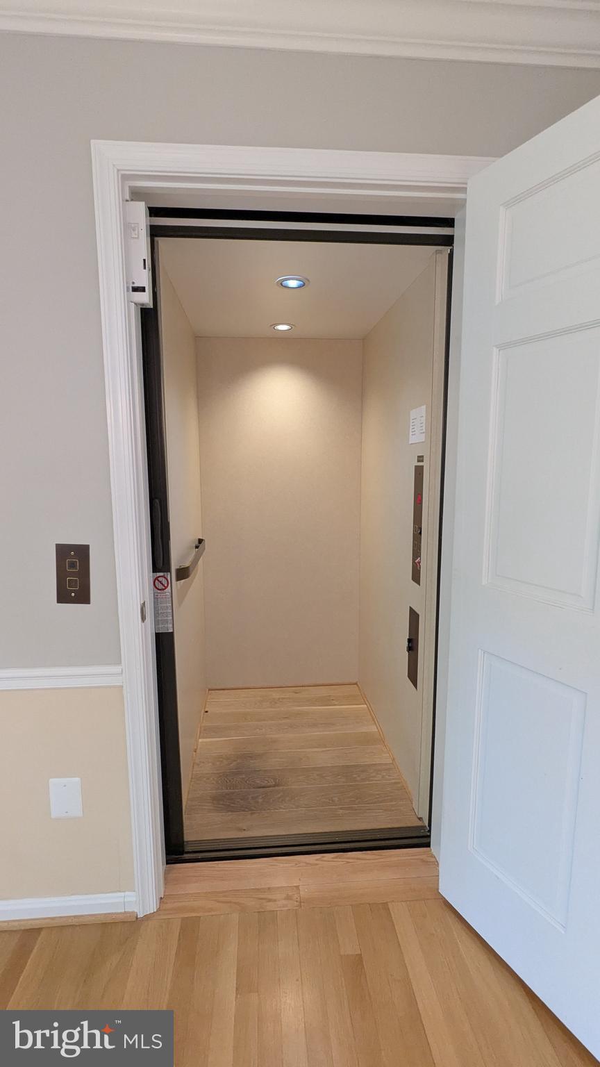 RESTON - Residential Lease