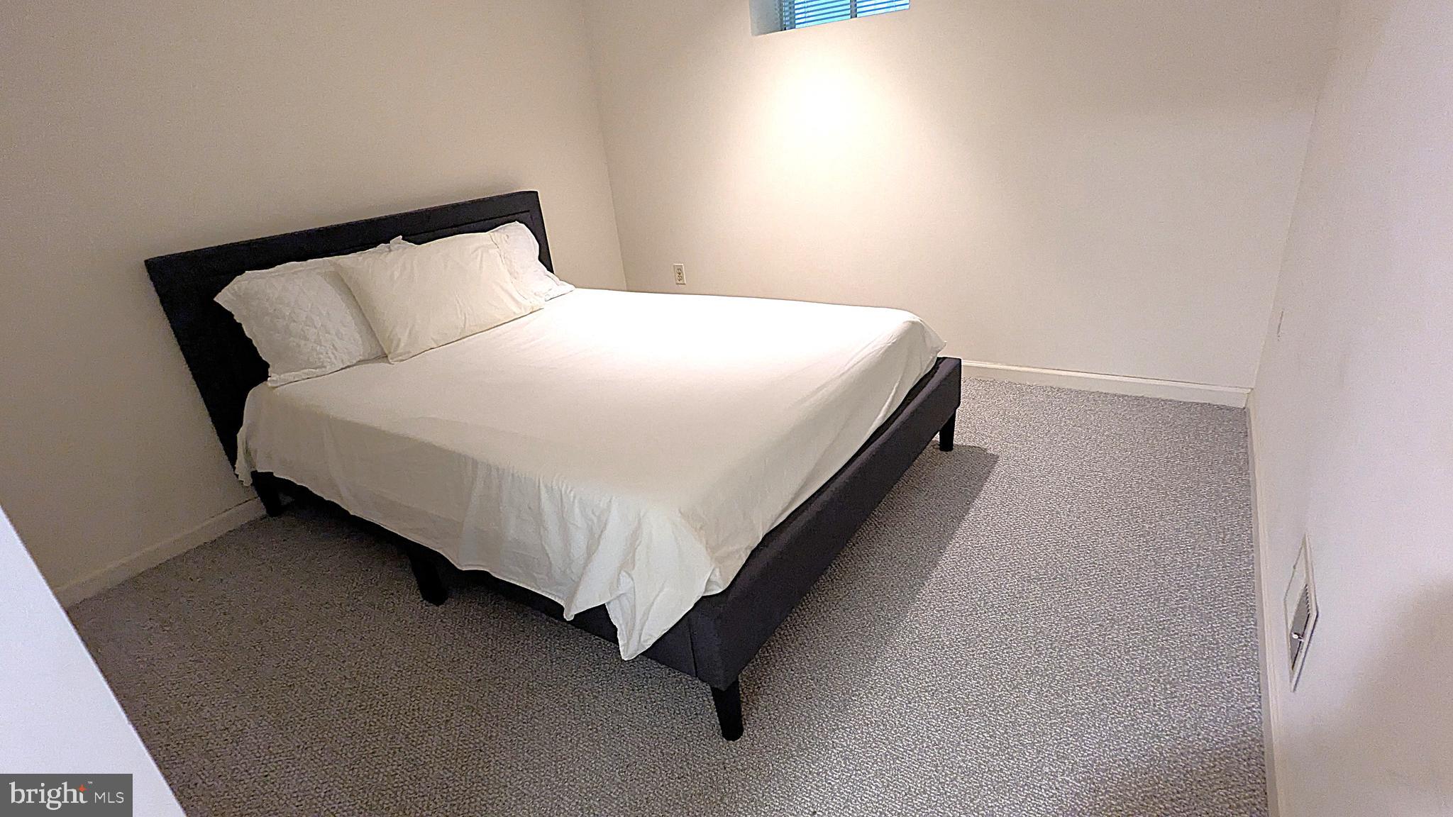 RESTON - Residential Lease