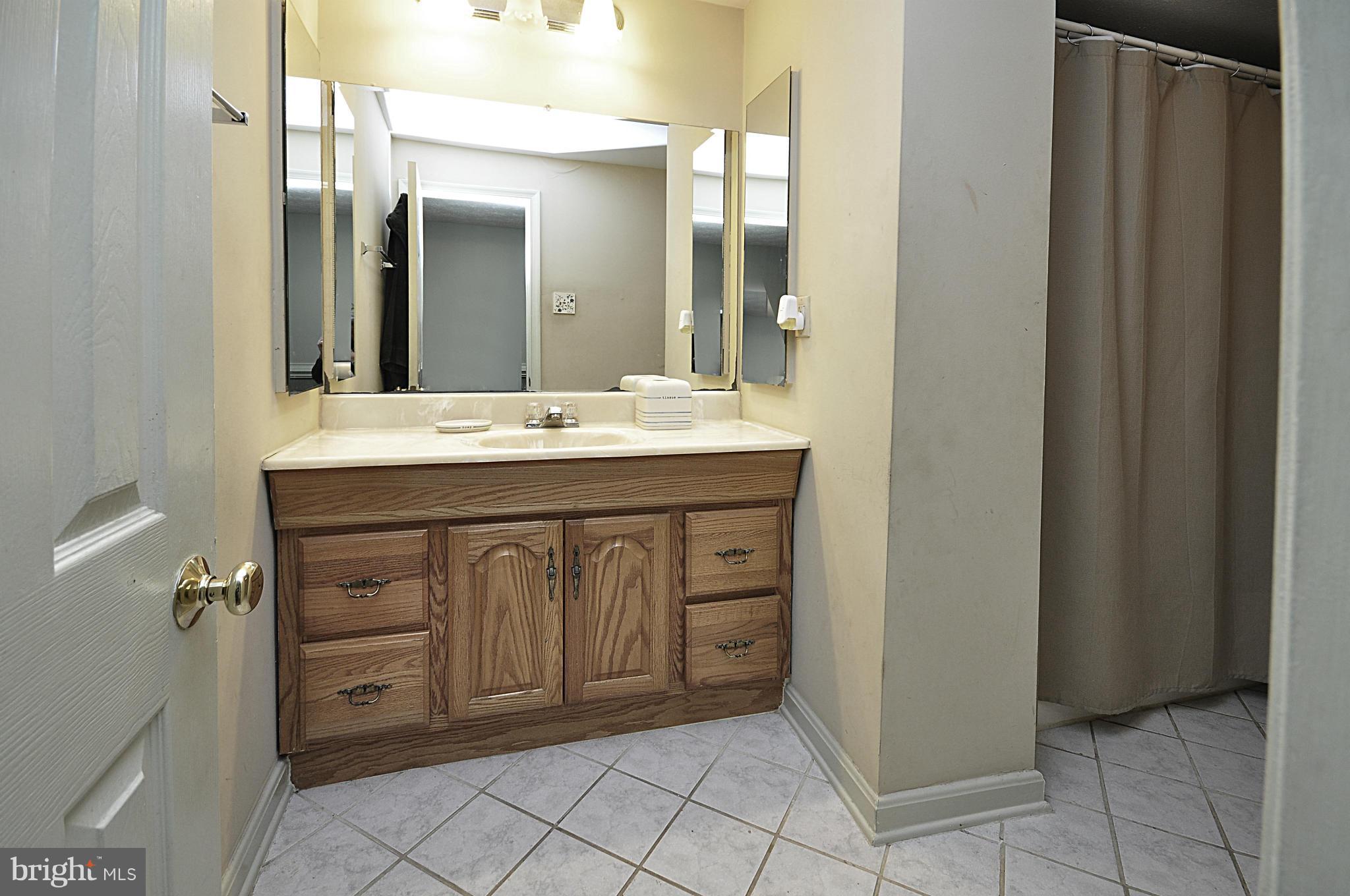 OAKRIDGE / COUNTRY RIDGE - Residential