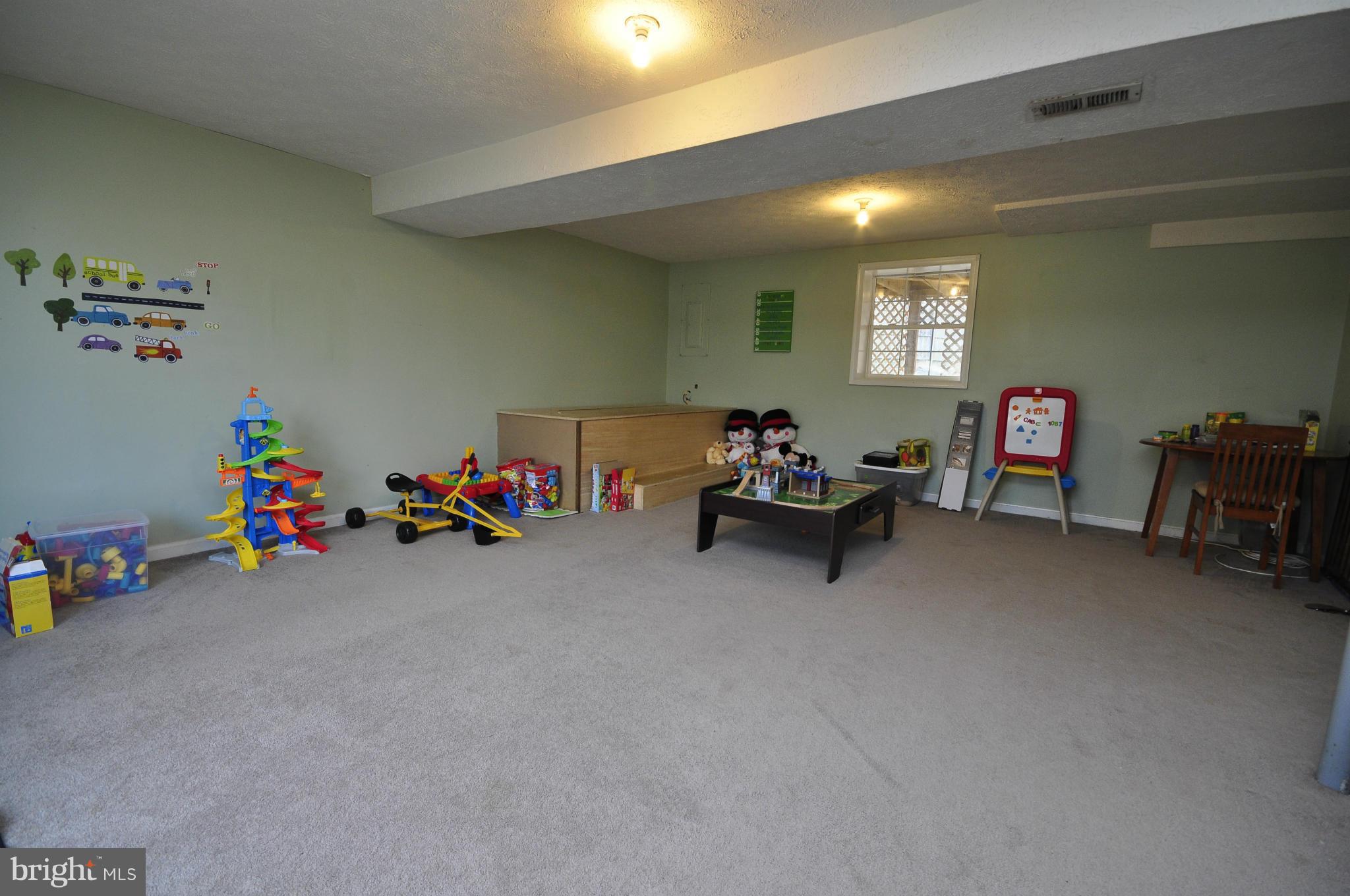 OAKRIDGE / COUNTRY RIDGE - Residential